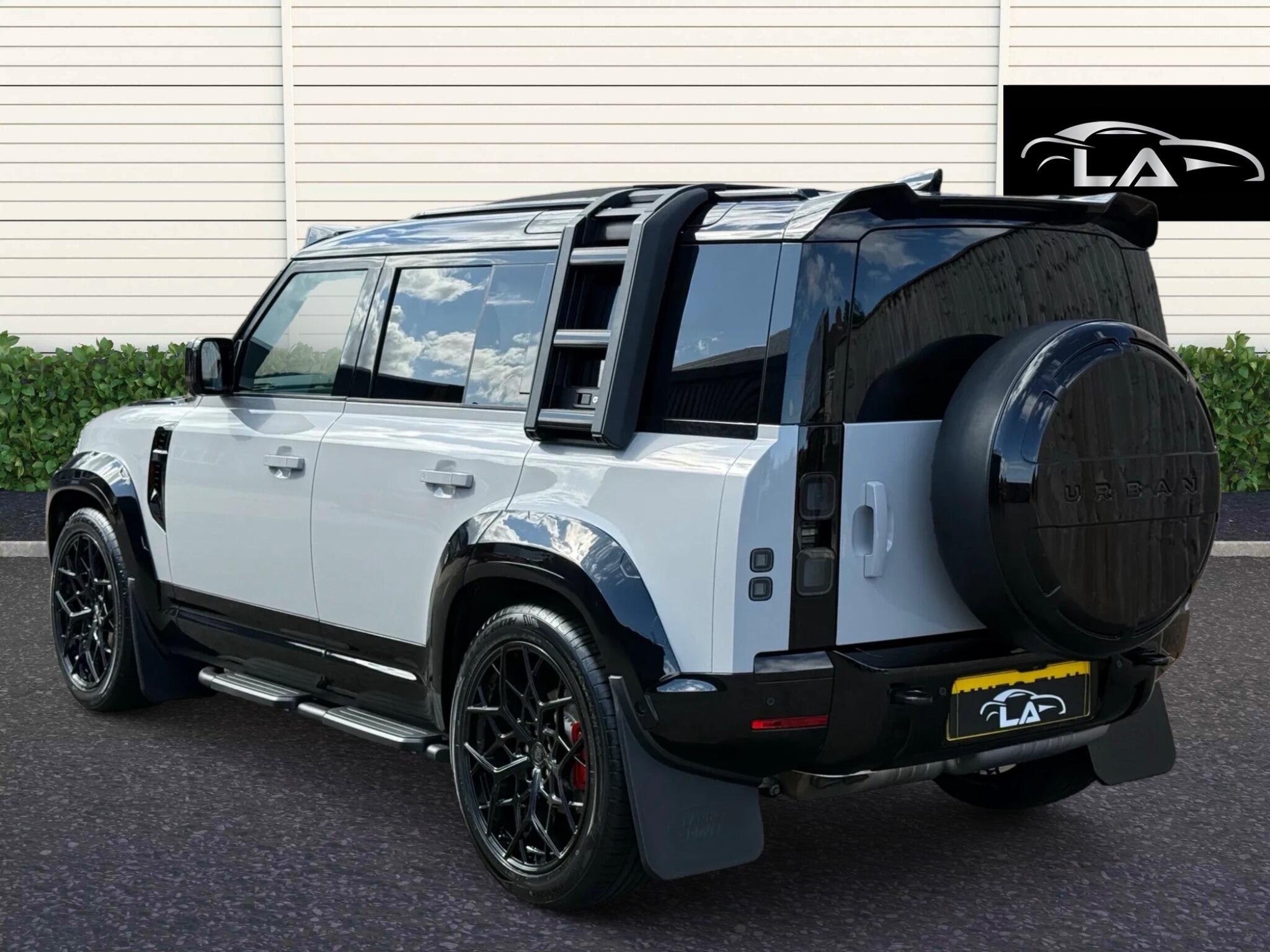 Land Rover Defender view 5