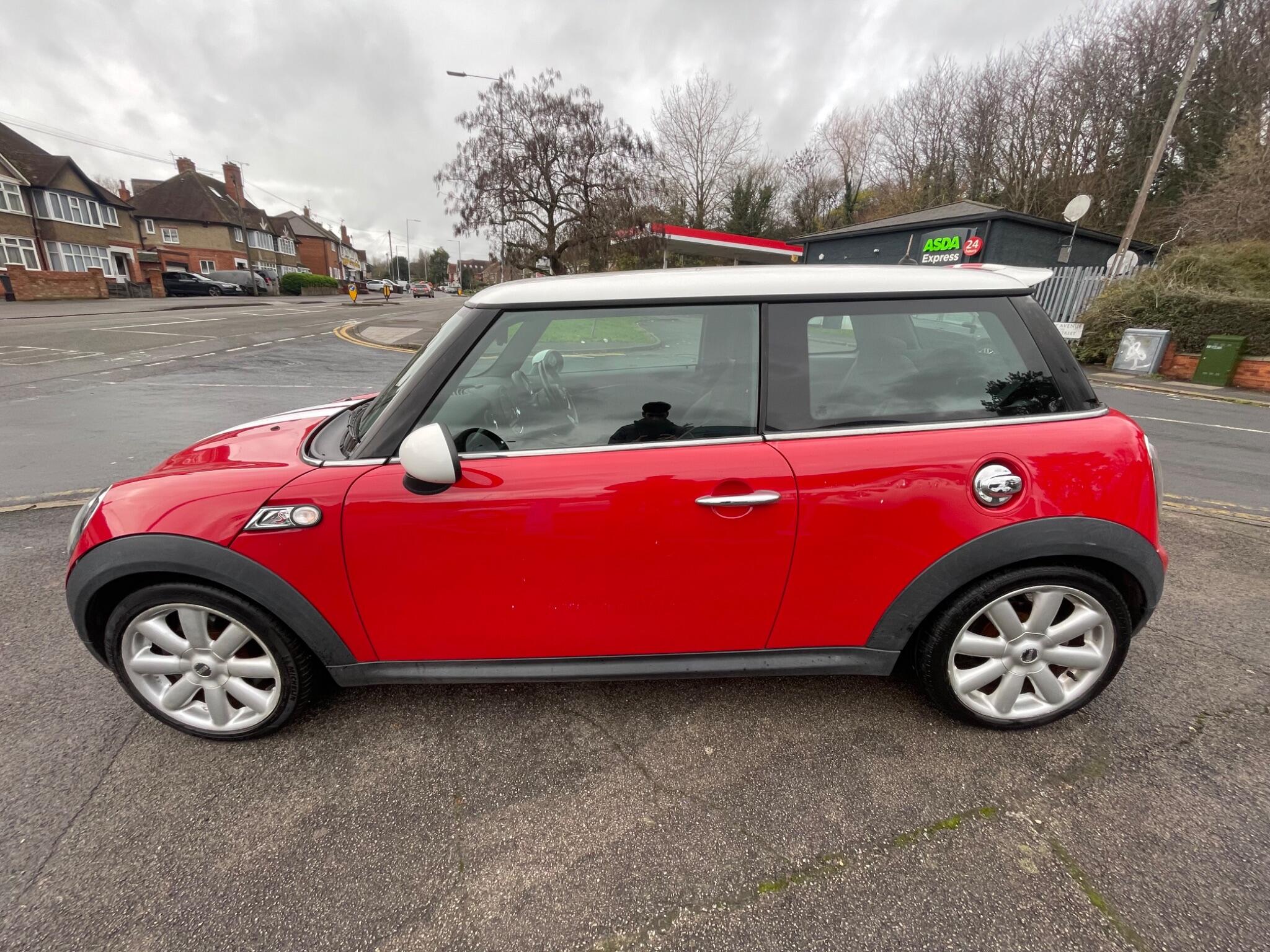 2007 MINI Hatch image 9