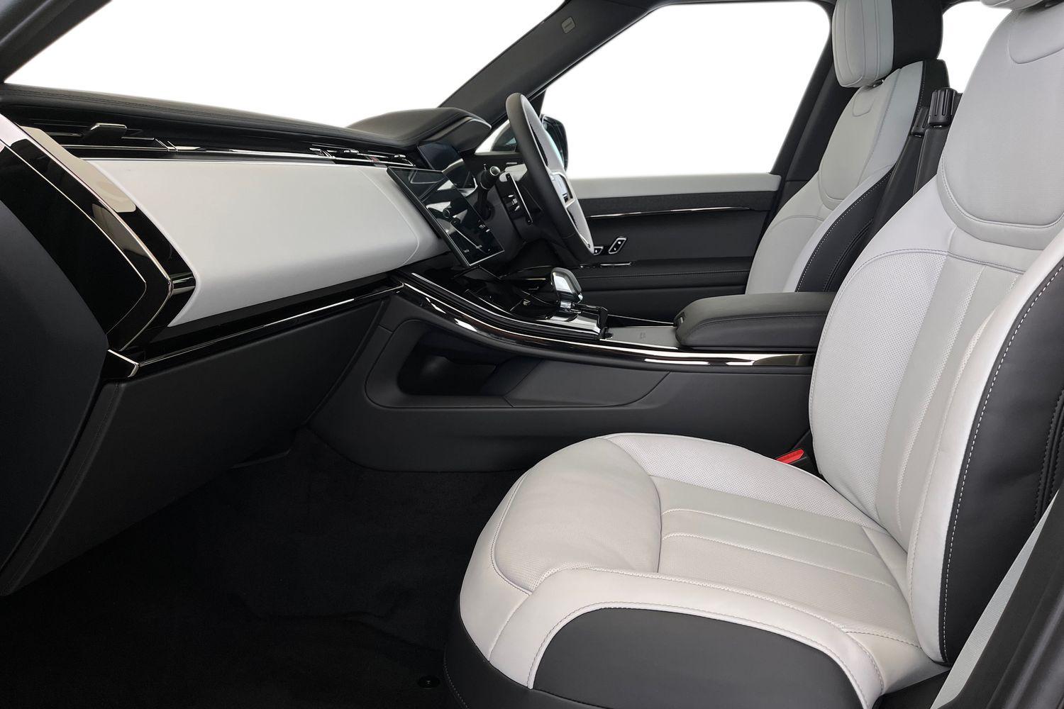Land Rover Range Rover Sport view 3