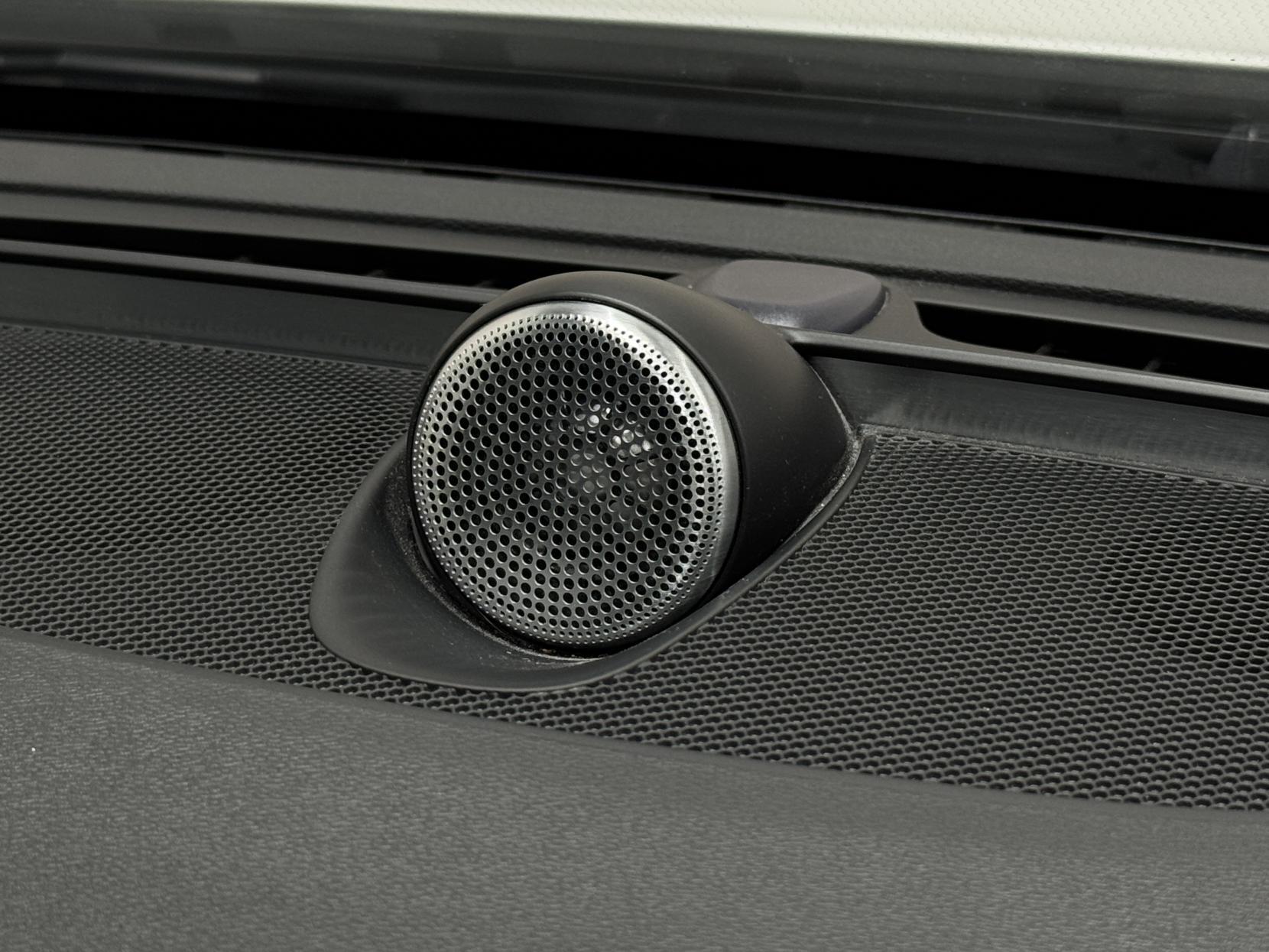 Volvo S60 view 4