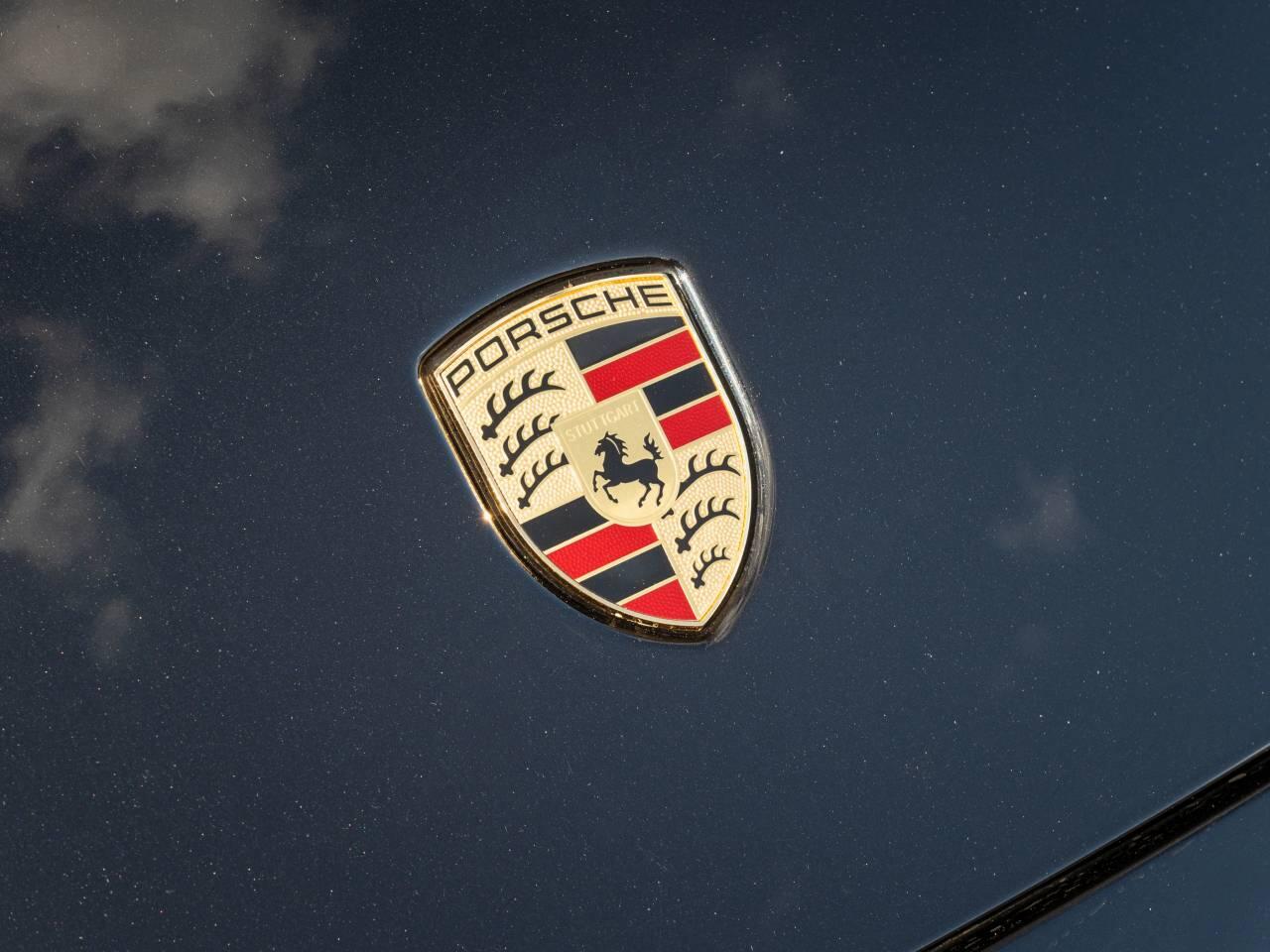 Porsche 911 view 37