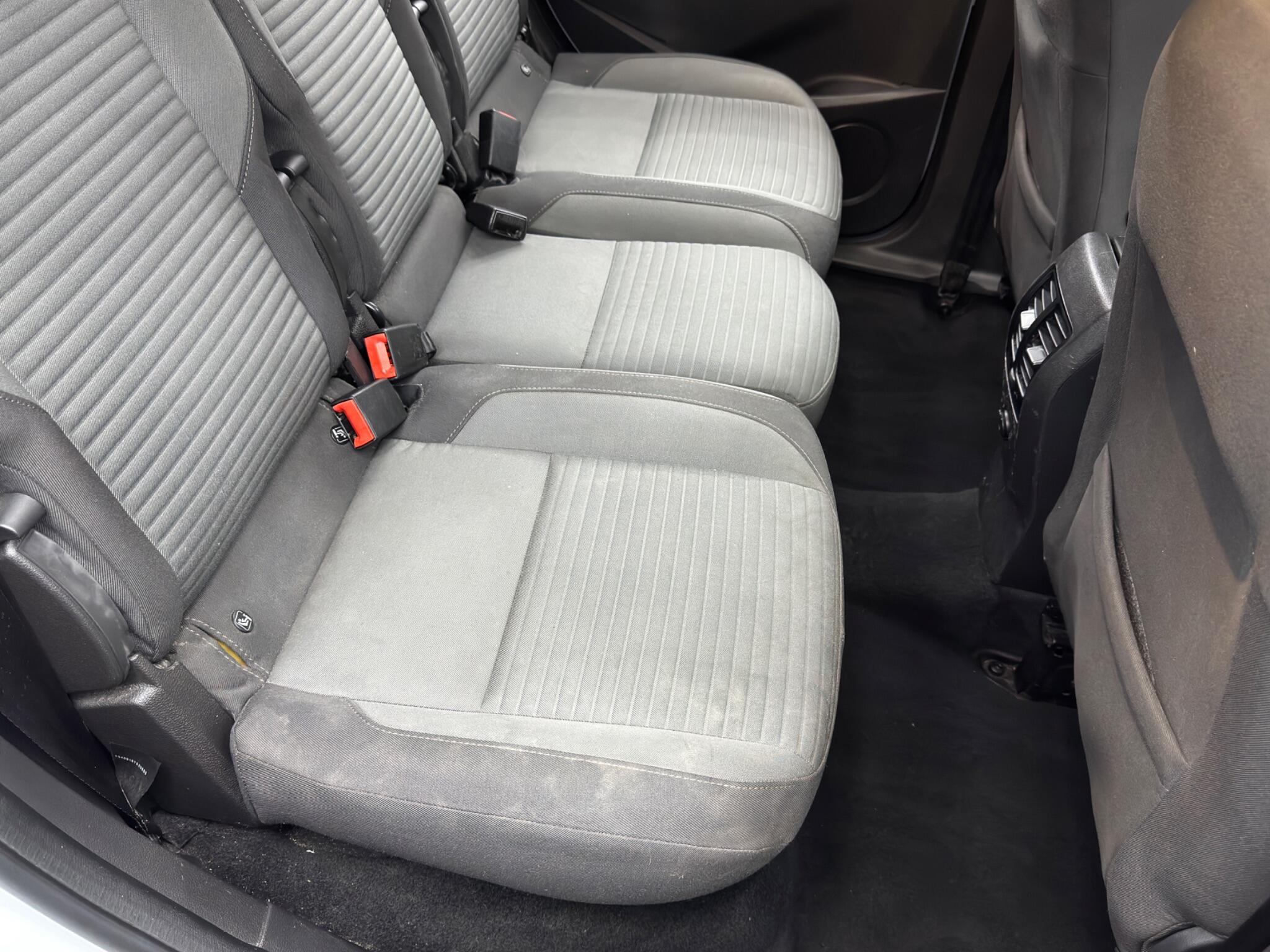 Ford C-Max view 16