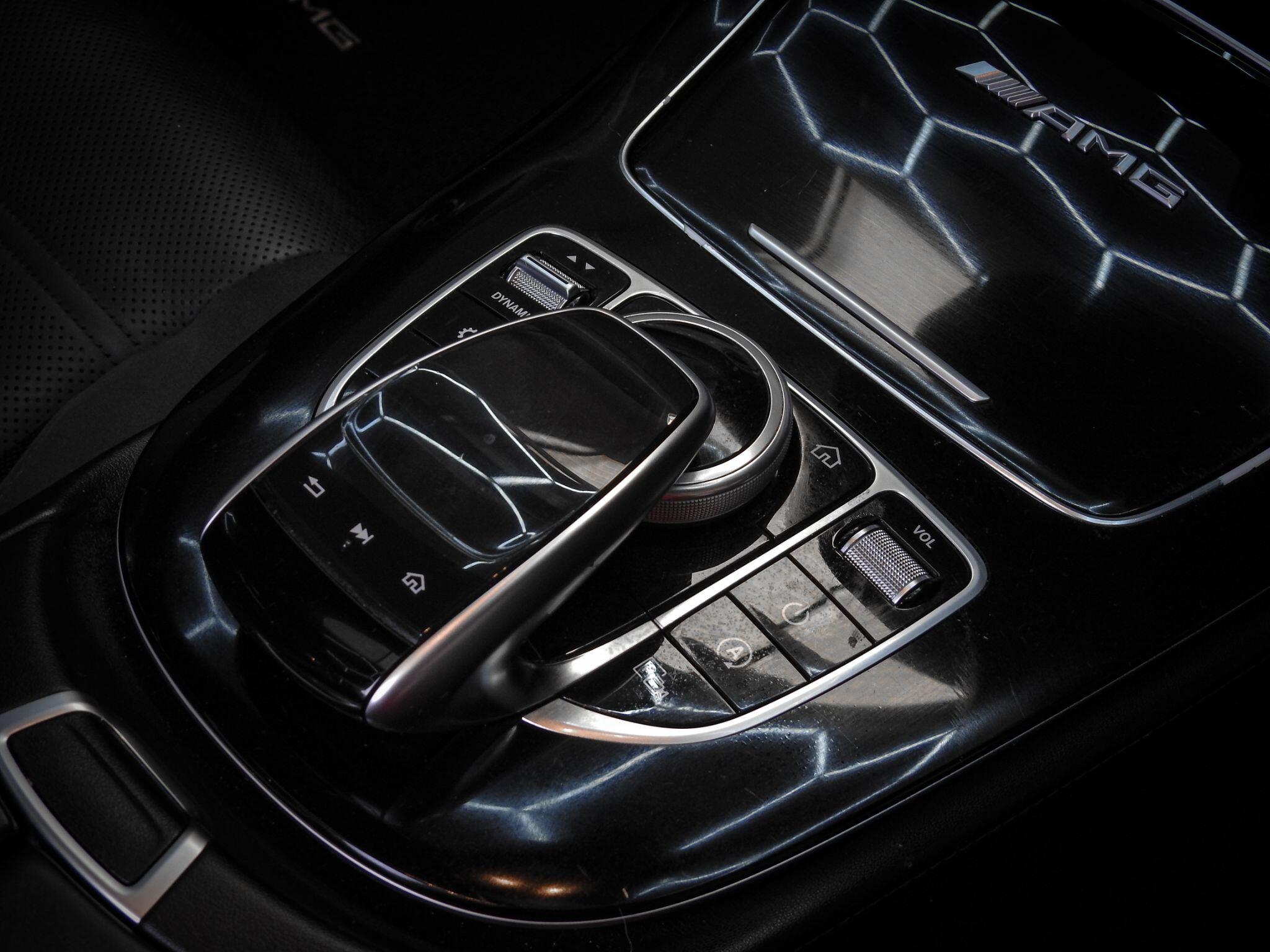 Mercedes-Benz E-Class view 36