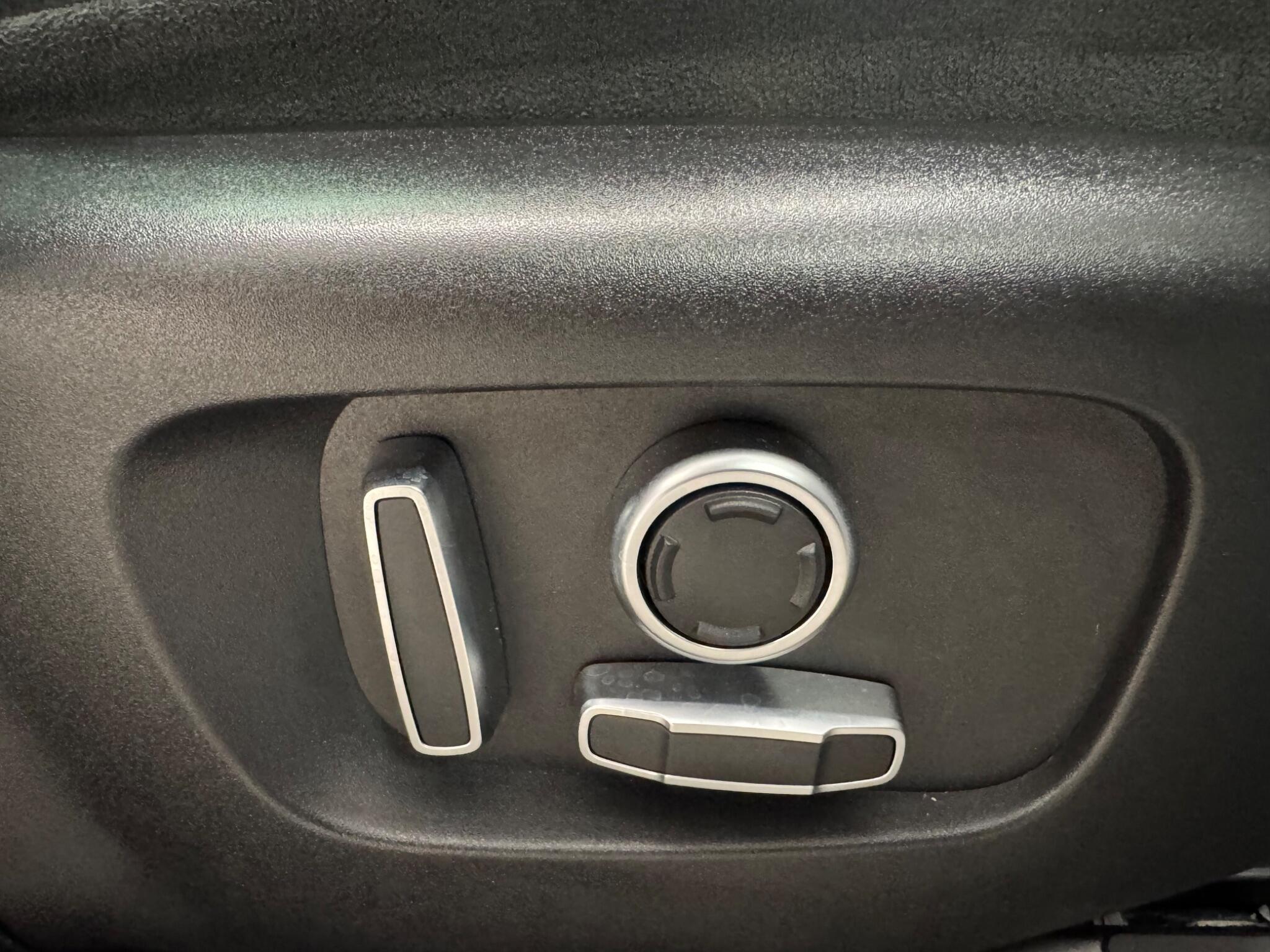 Land Rover Range Rover Evoque view 14