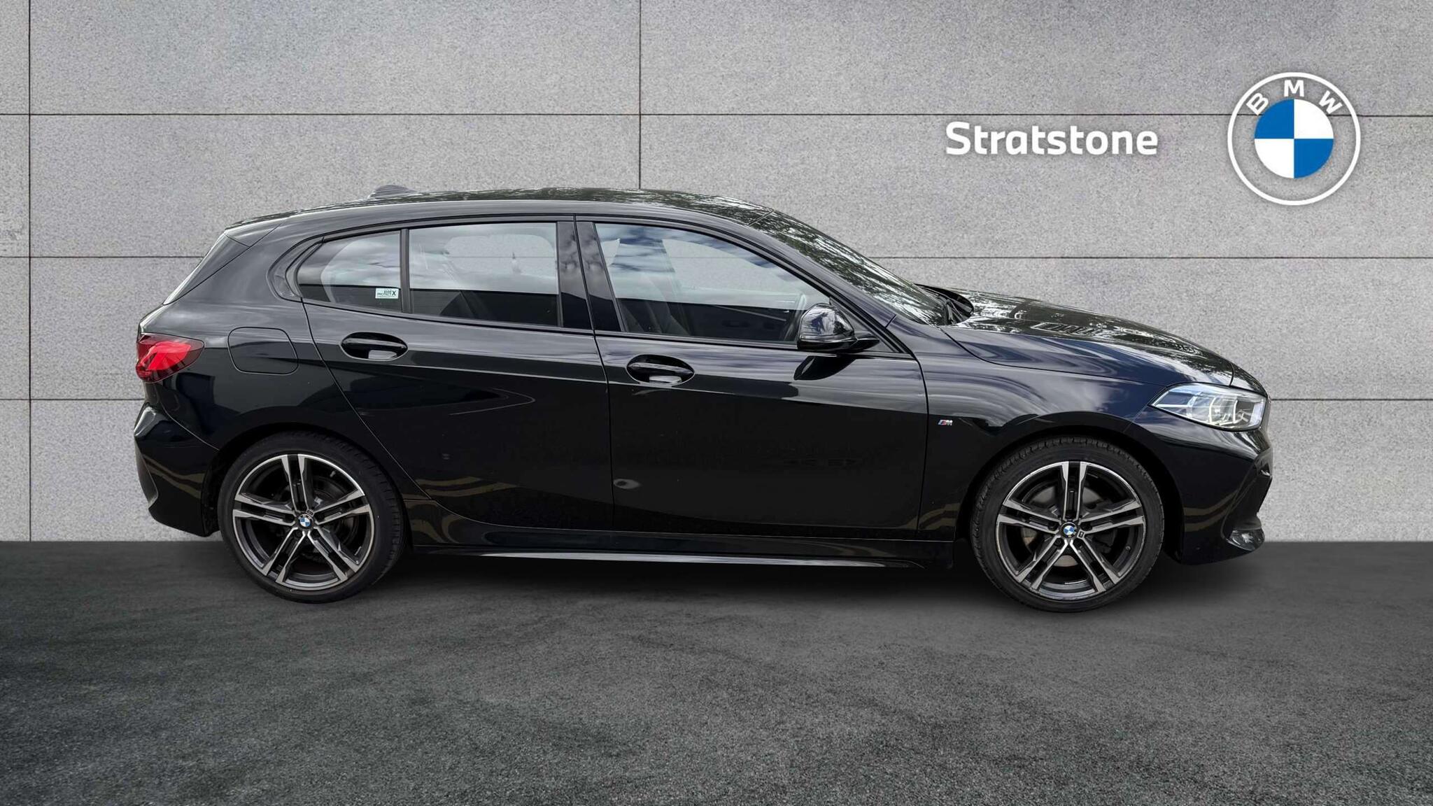 BMW 1 Series view 3