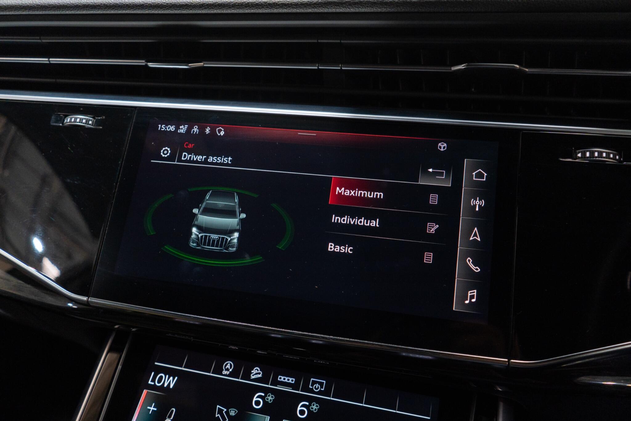 Audi Q7 view 23