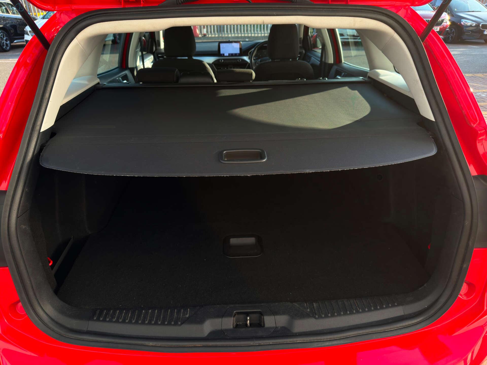 Ford Focus view 28