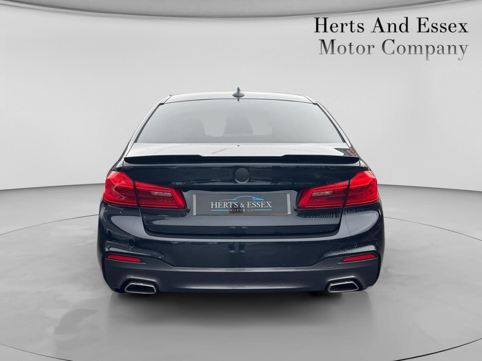 BMW 5 Series view 6