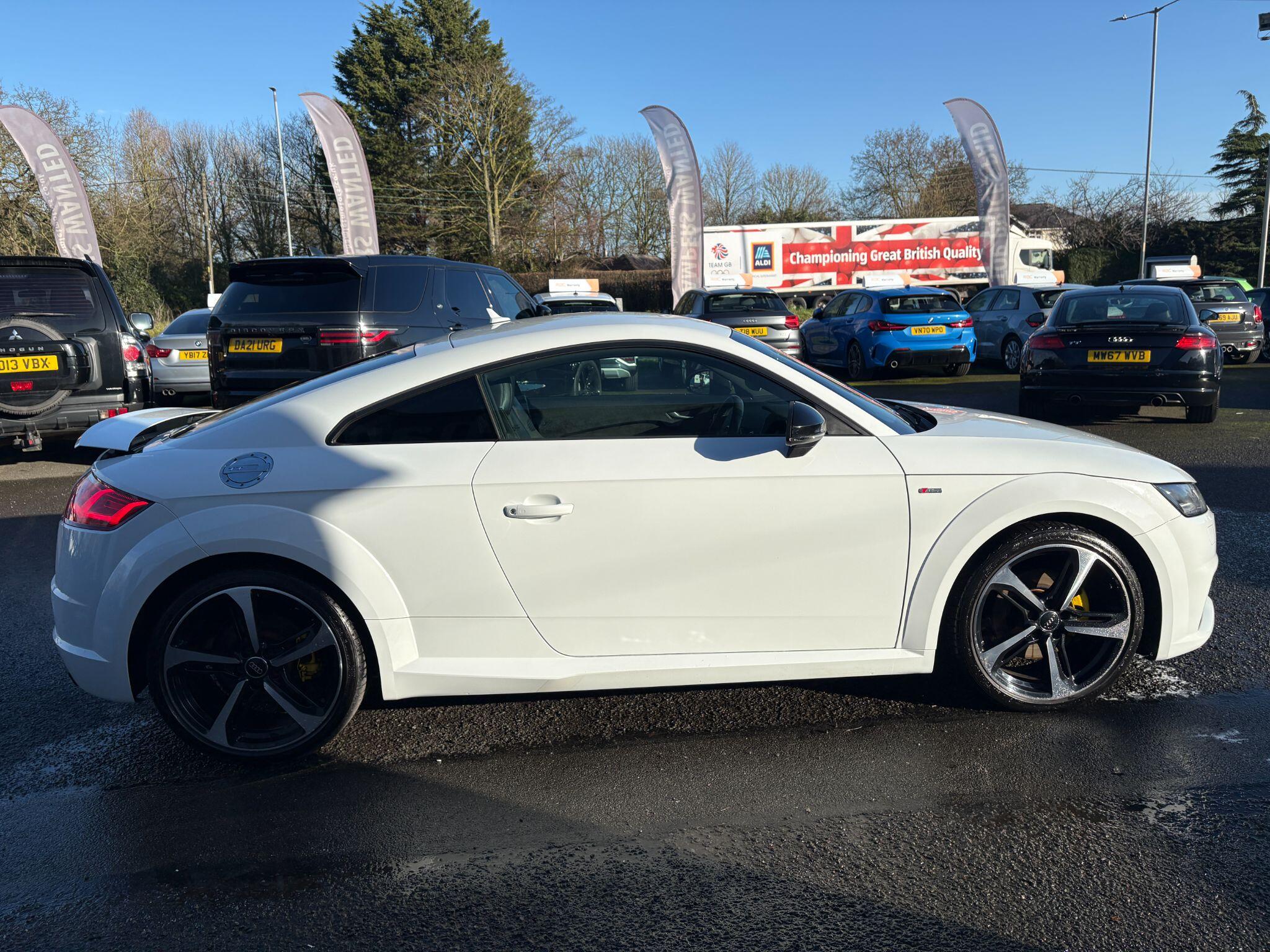 Audi TT view 7