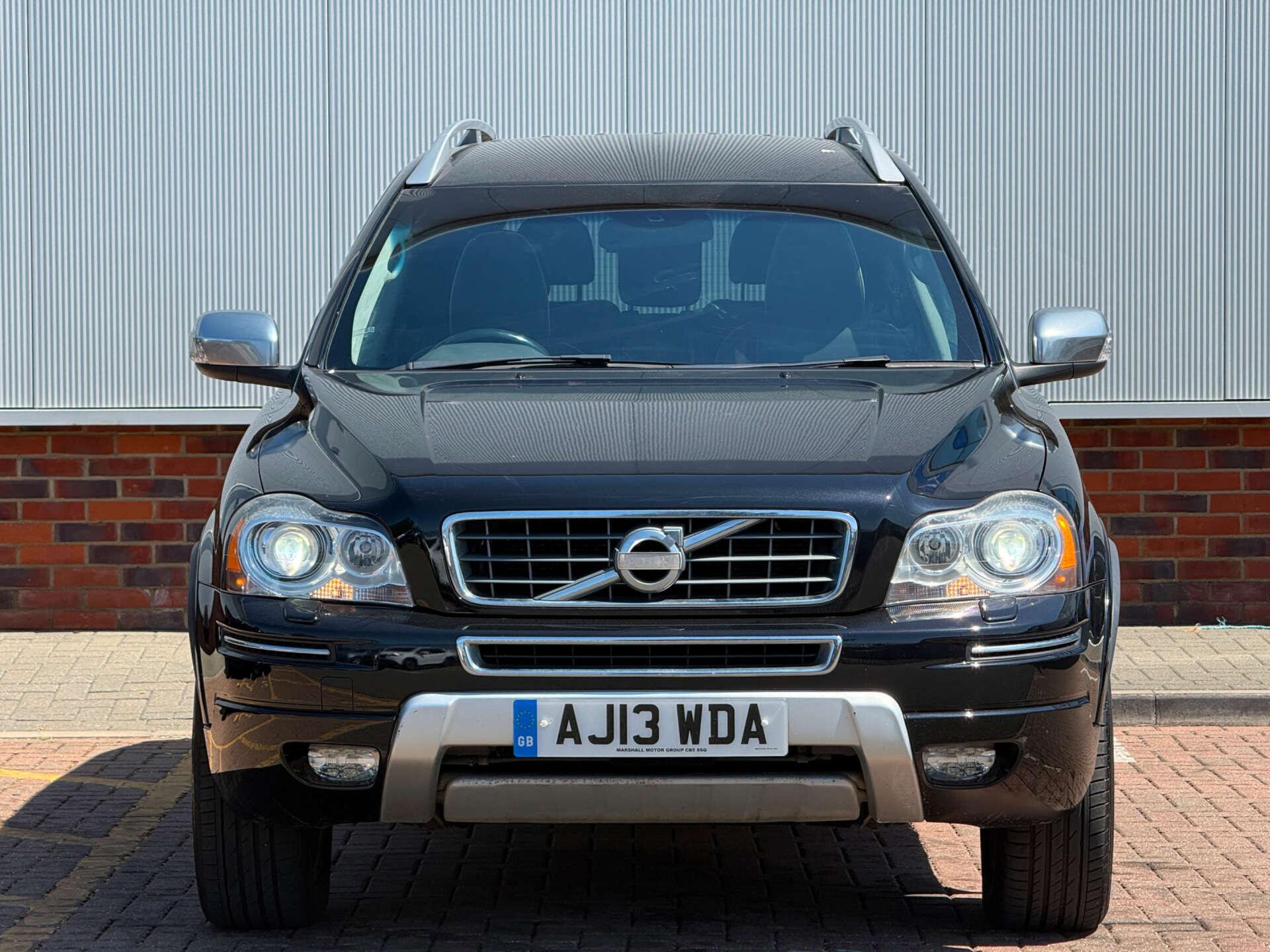 Volvo XC90 view 2