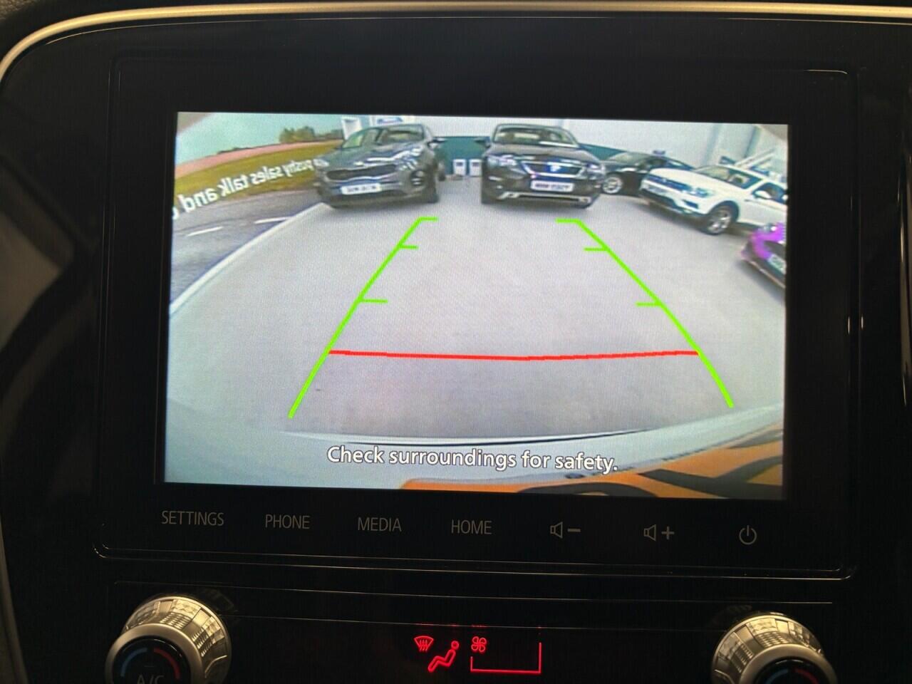 Mitsubishi Outlander view 28