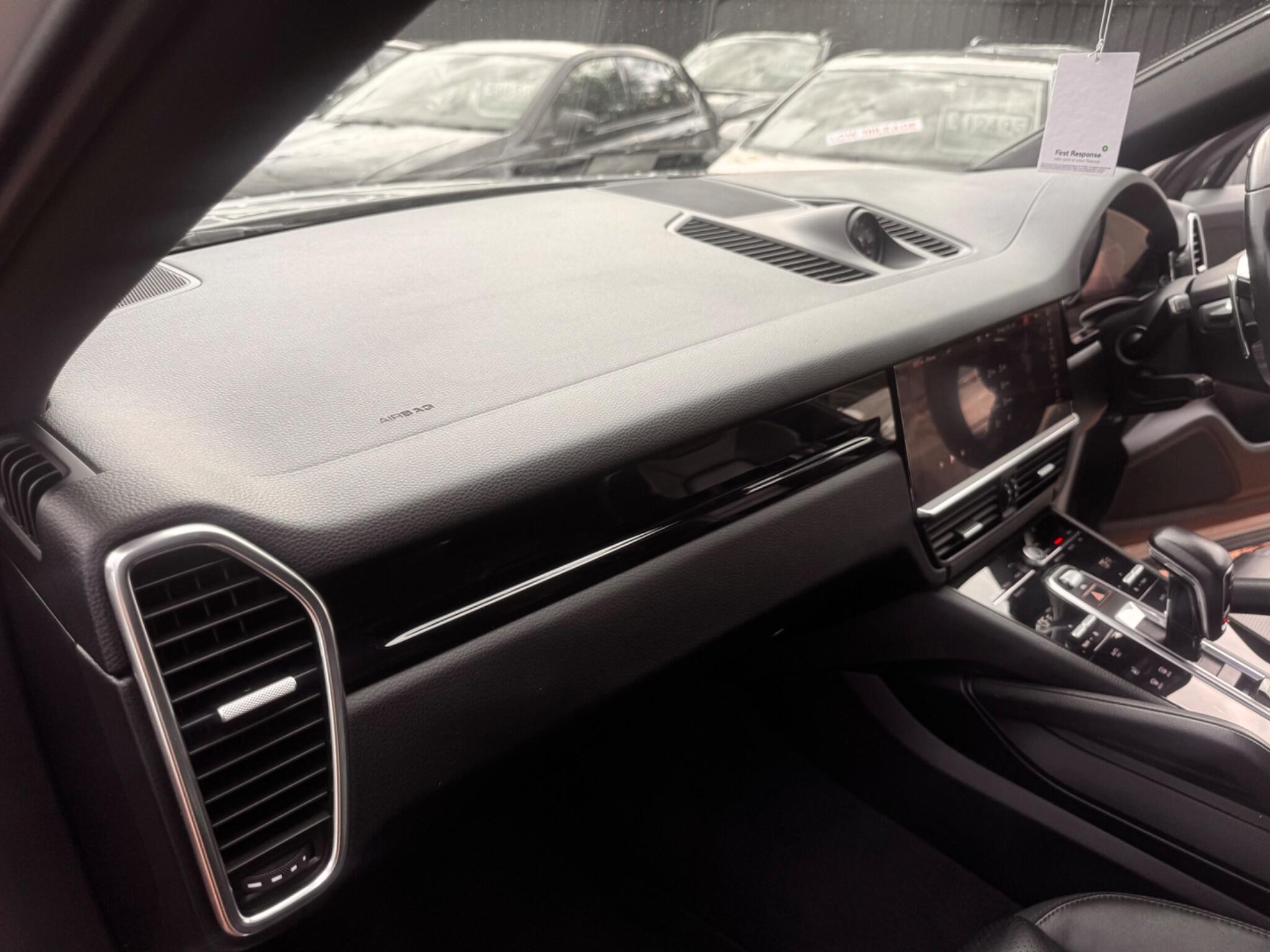 Porsche Cayenne view 16