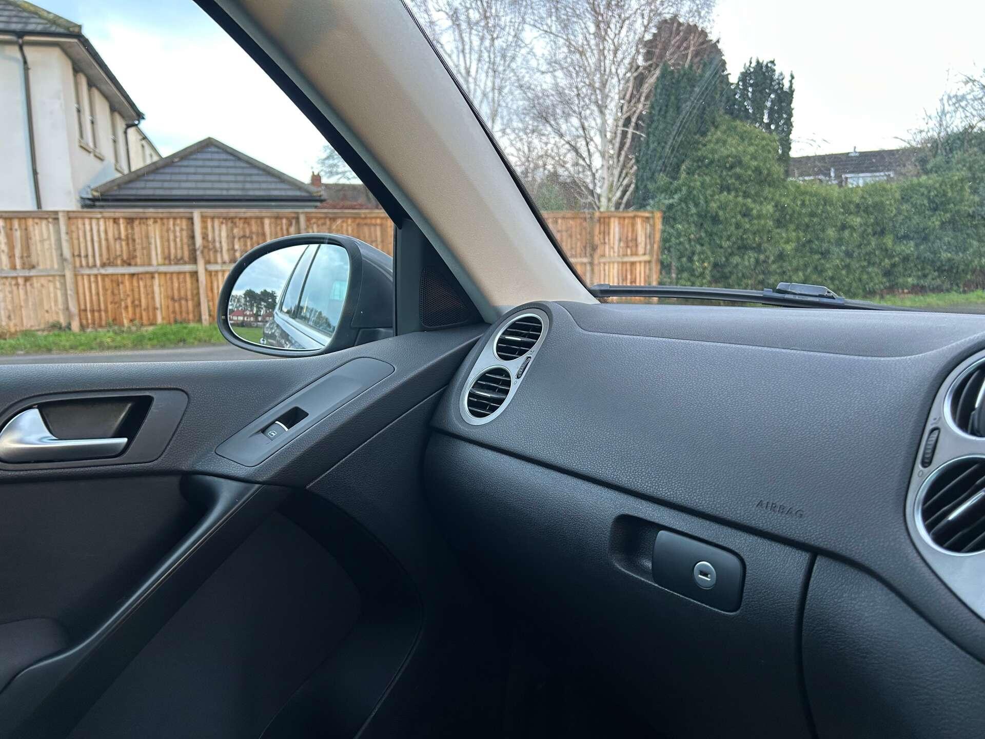 Volkswagen Tiguan view 26