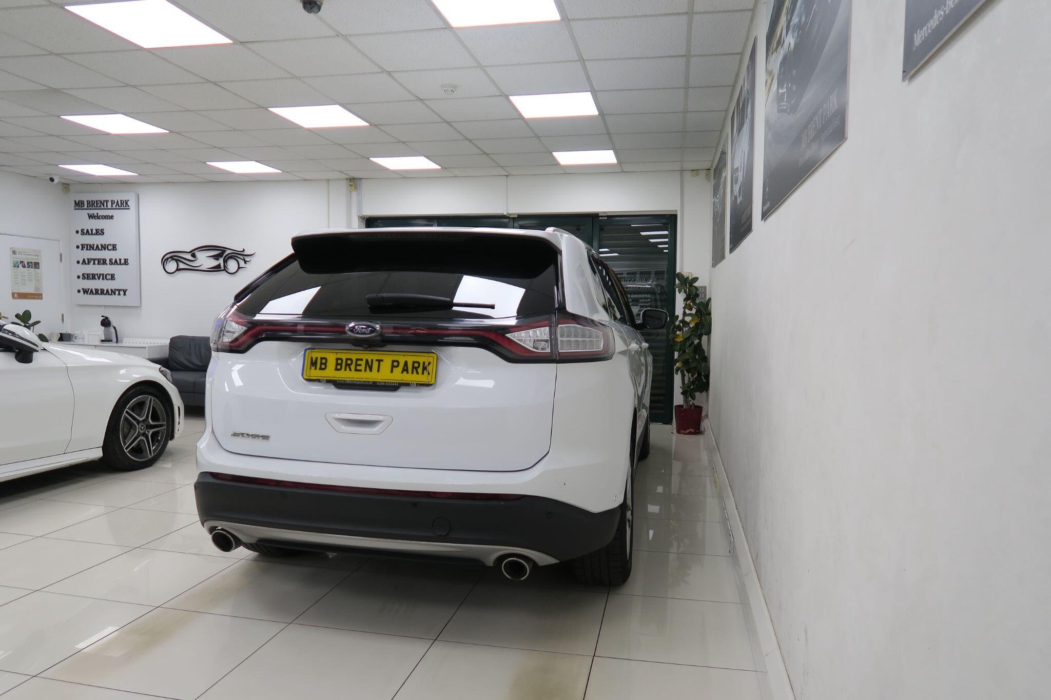 Ford Edge view 7