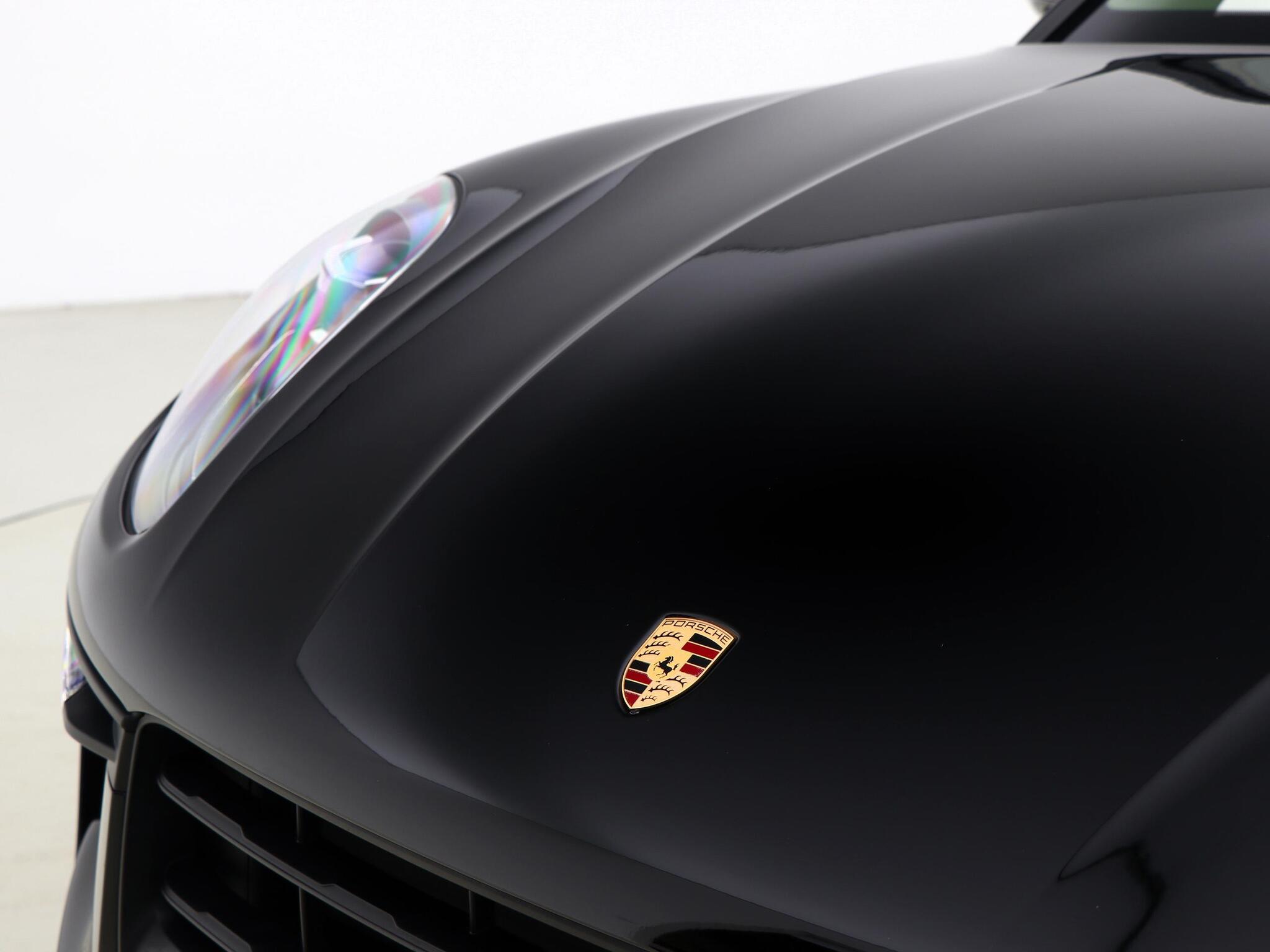 Porsche Macan view 15