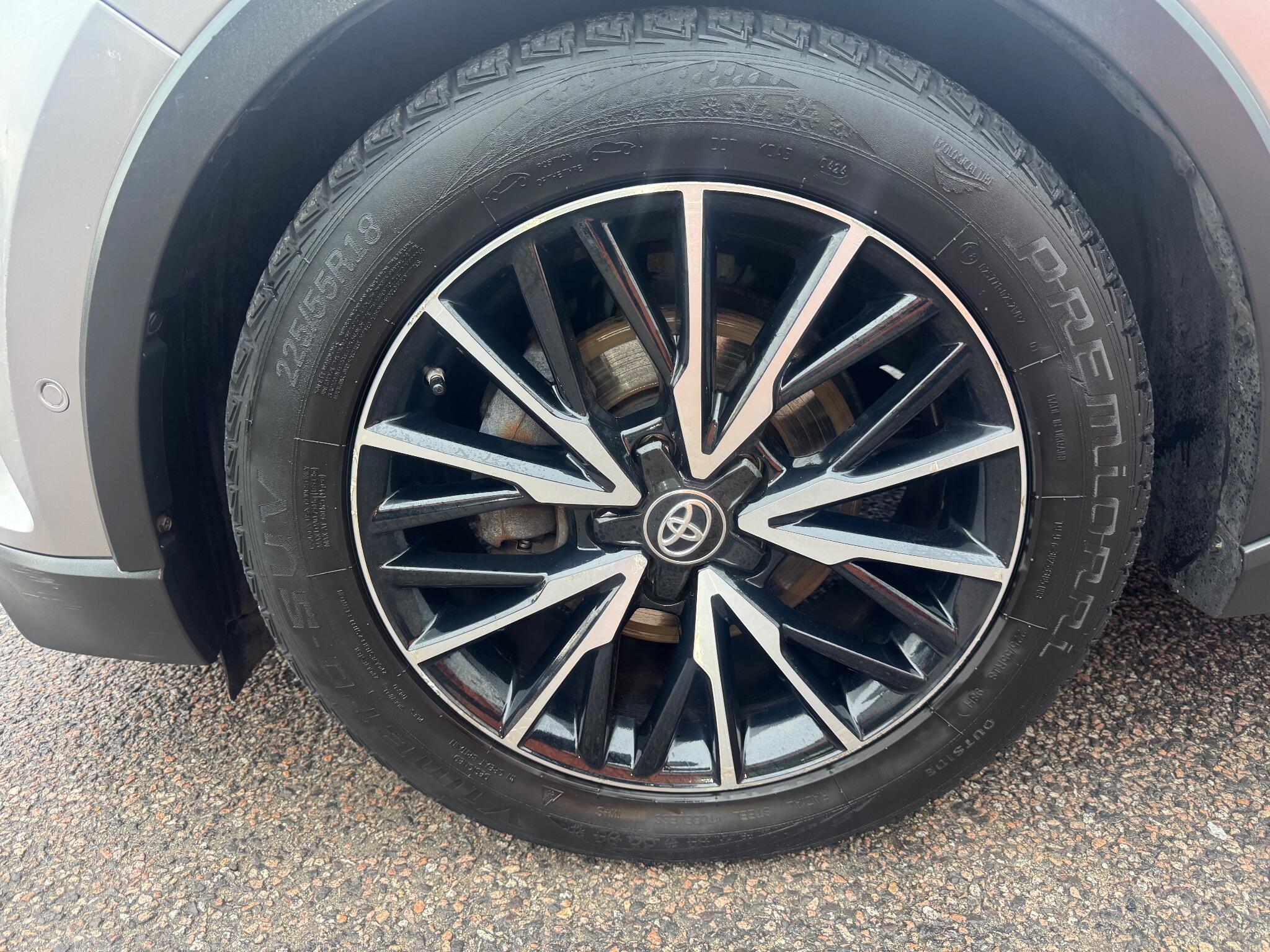 Toyota C-HR view 19