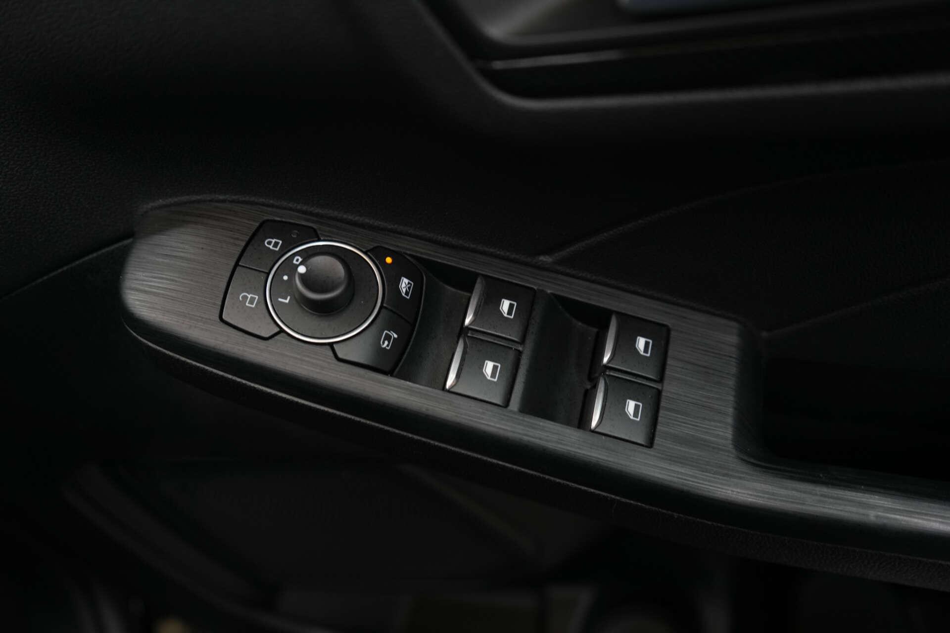 Ford Kuga view 25
