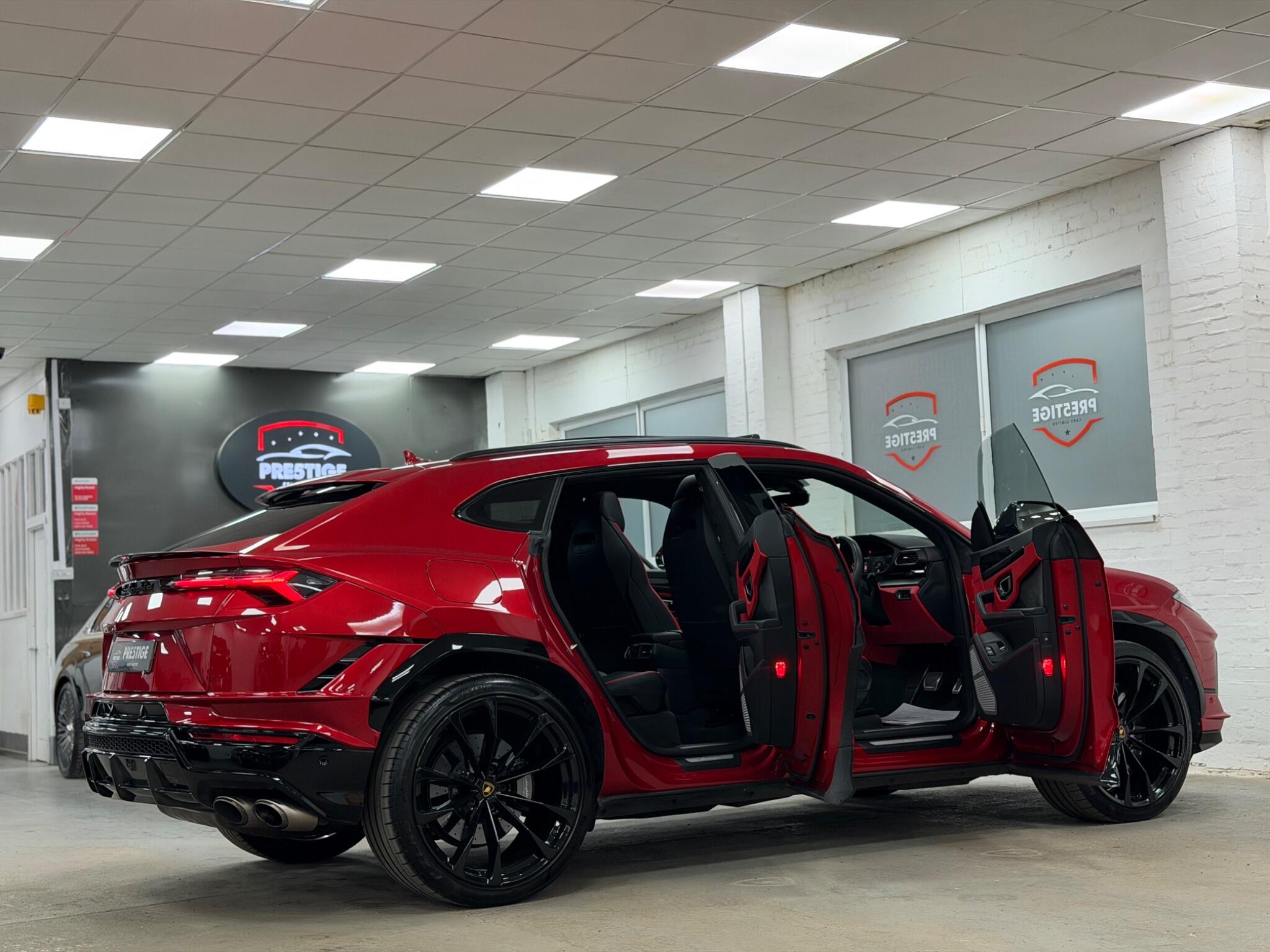Lamborghini Urus view 18
