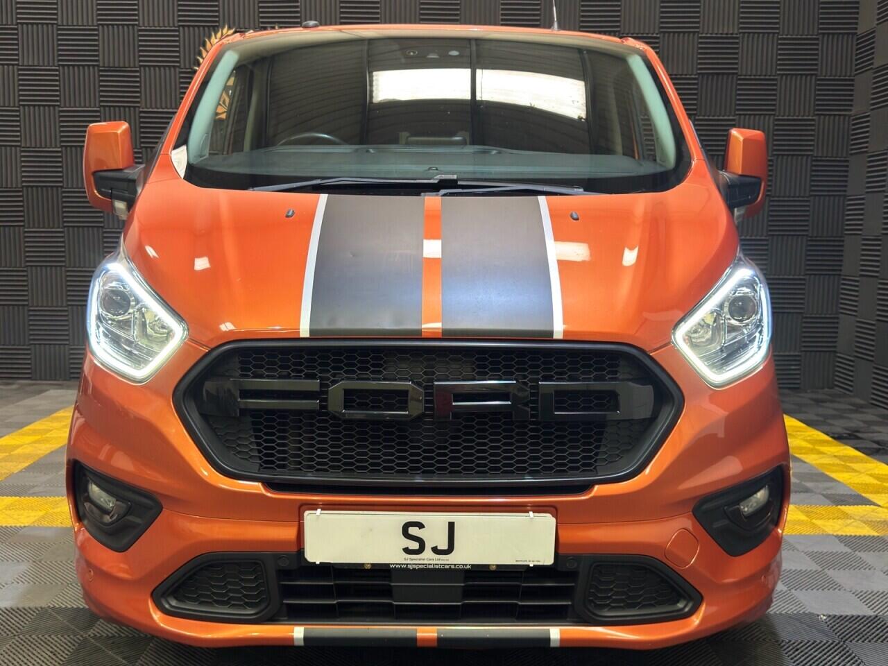 Ford Transit Custom view 2
