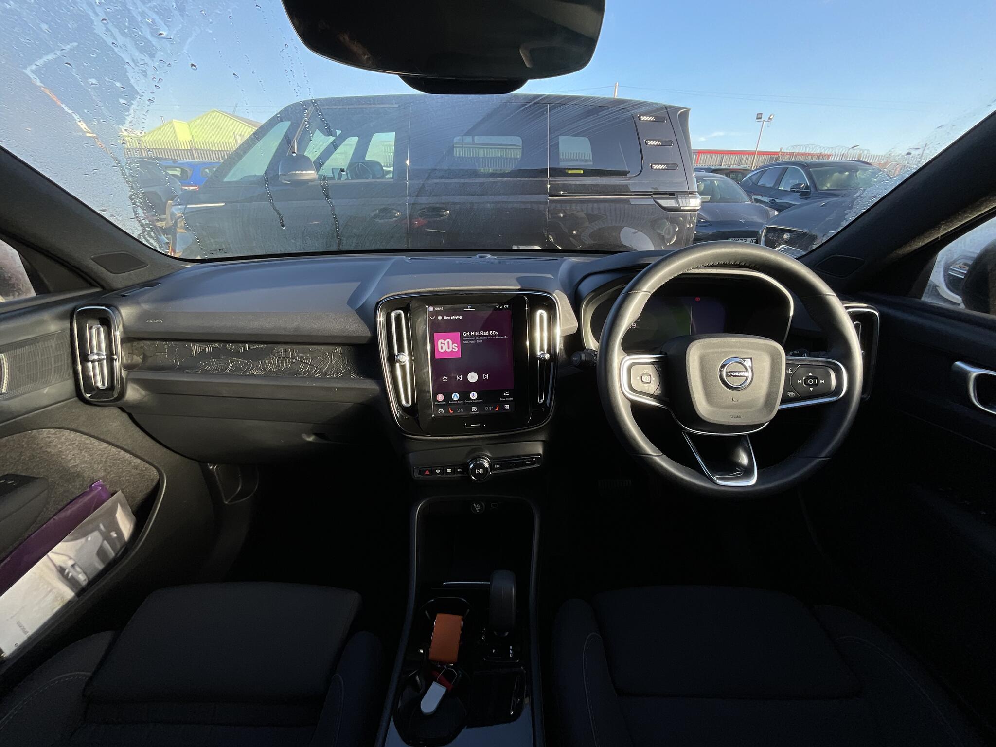 Volvo XC40 view 6