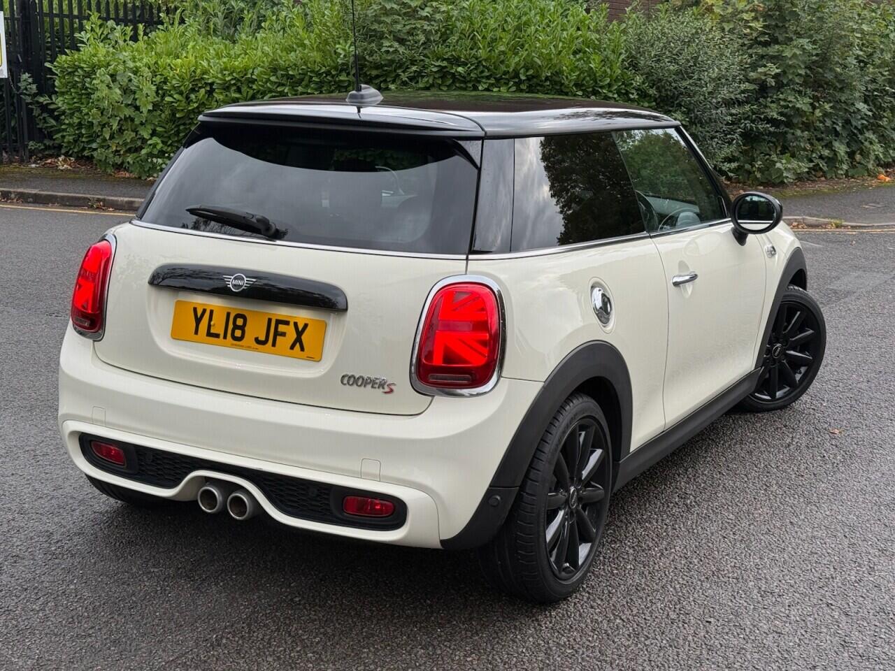Mini Cooper view 8