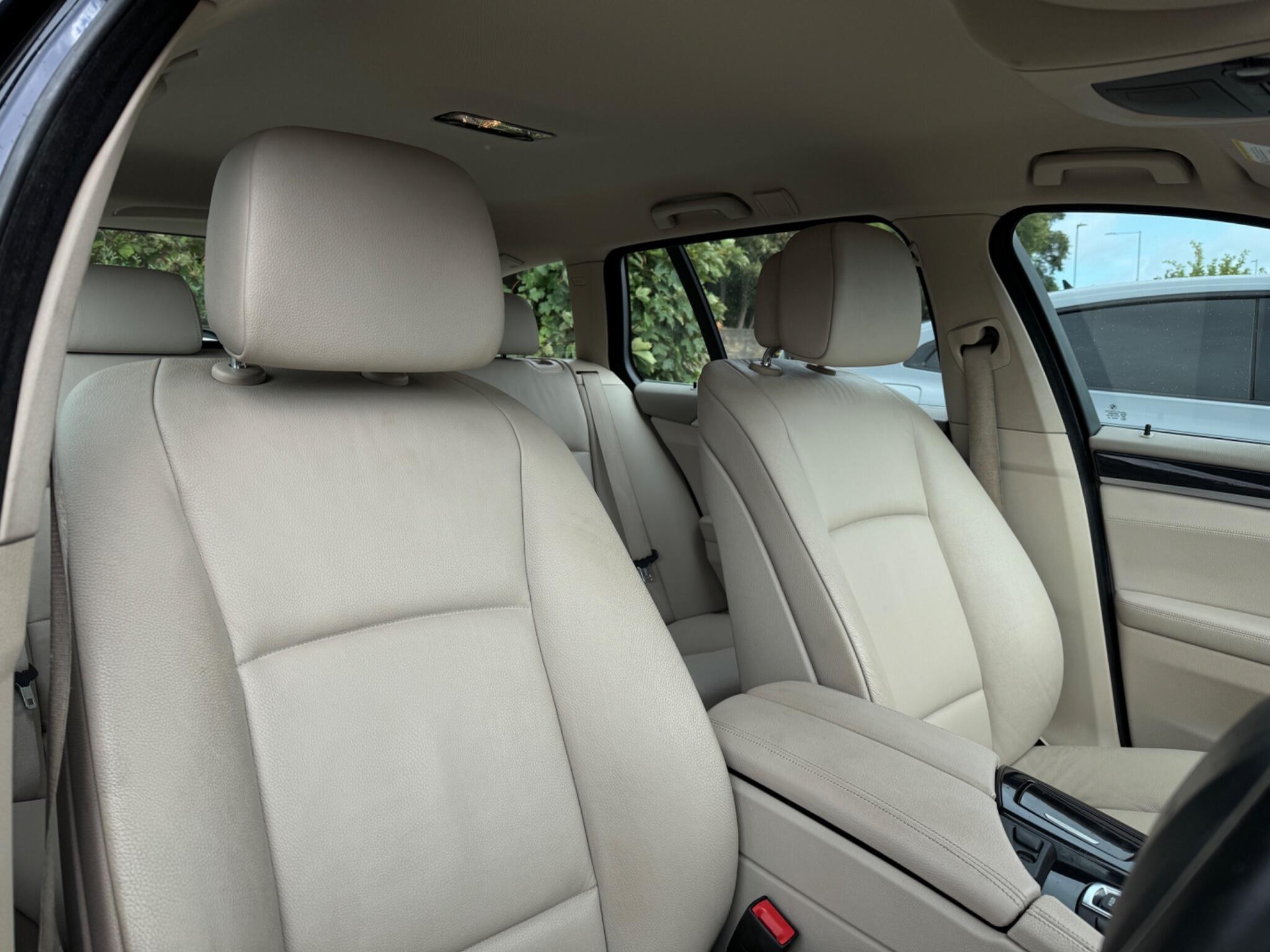 BMW 5 Series view 17
