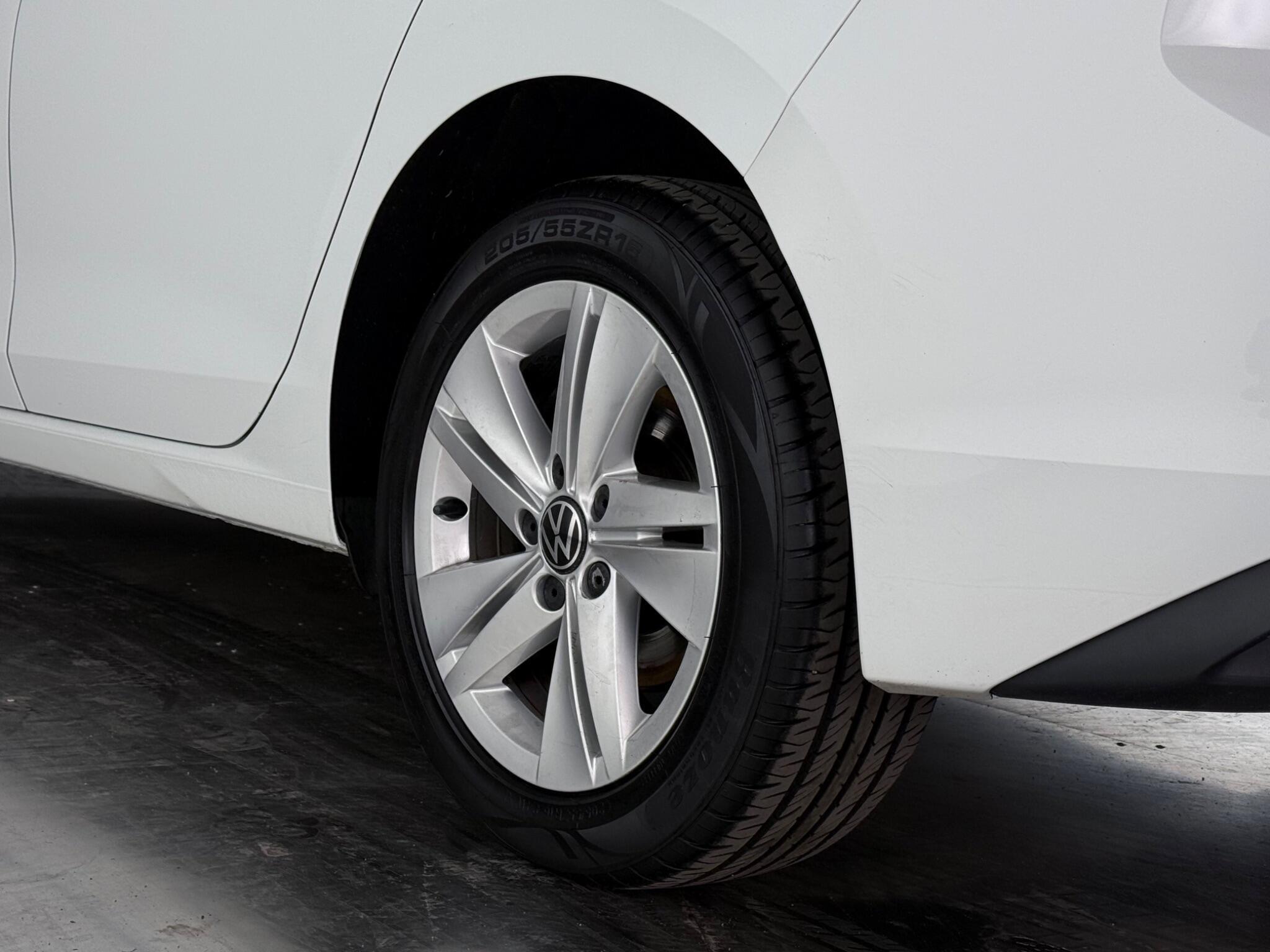 Volkswagen Golf view 8