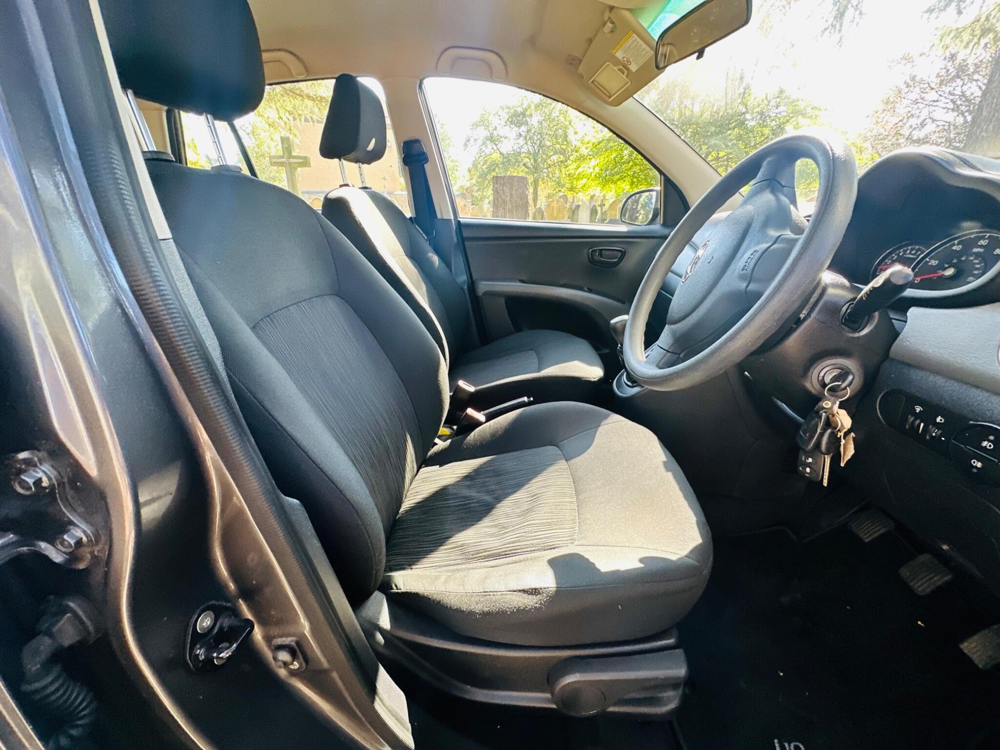 Hyundai i10 view 28