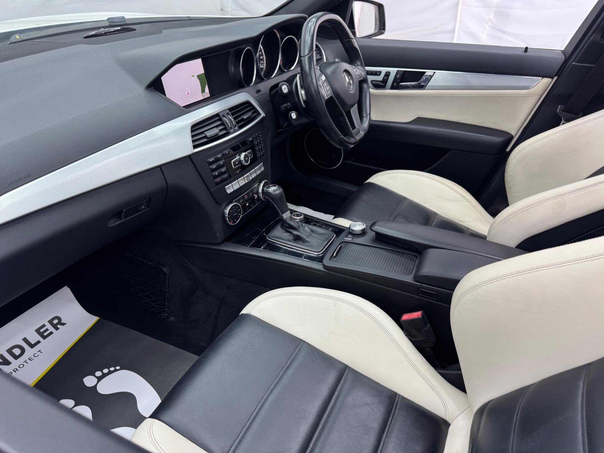 Mercedes-Benz C Class view 39
