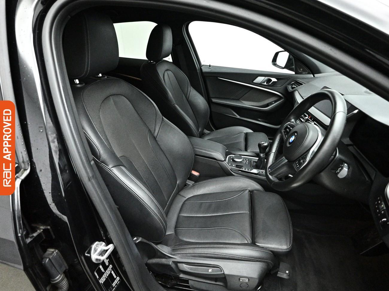 BMW 1 Series view 12