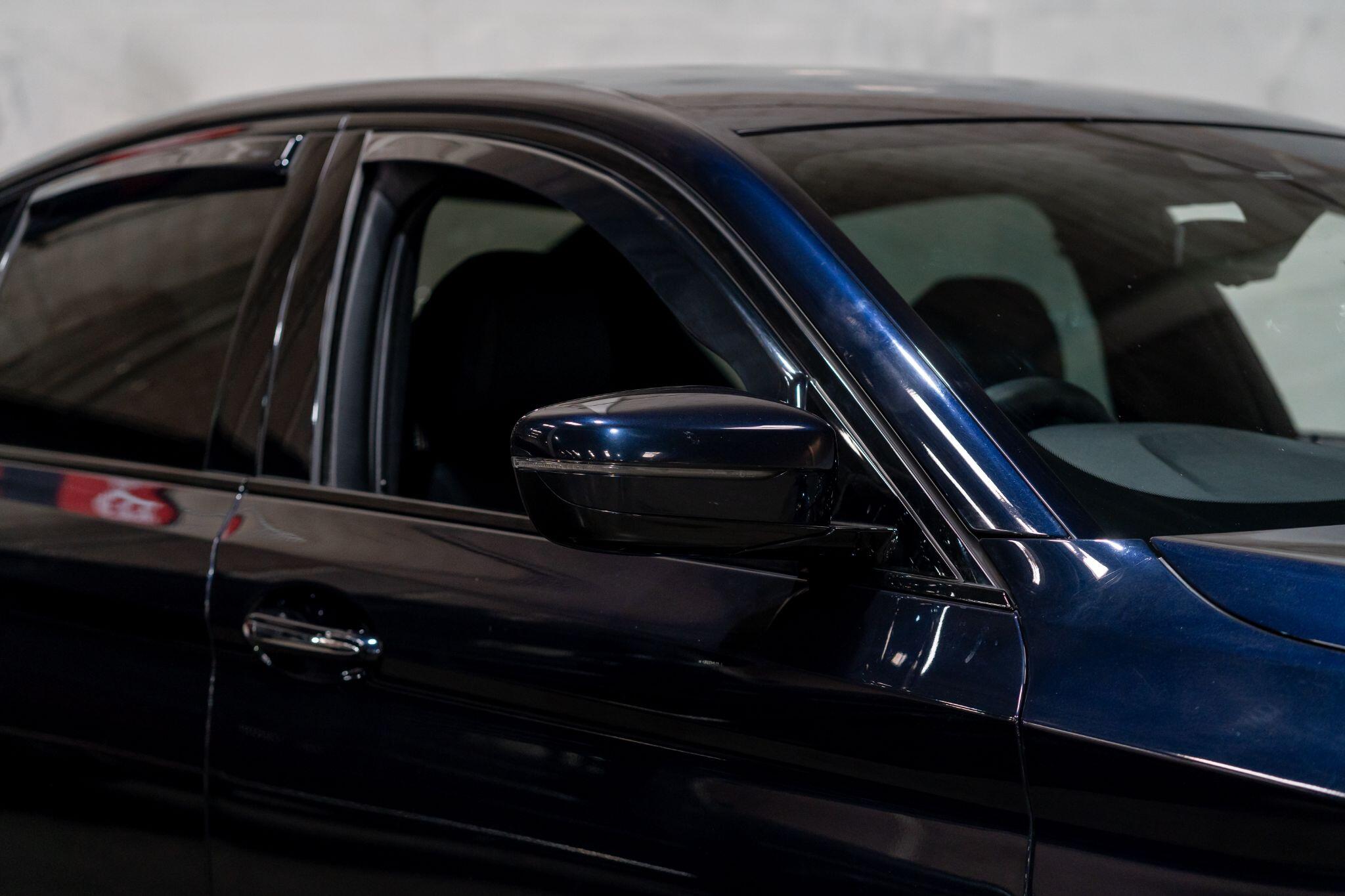 BMW 5 Series view 37
