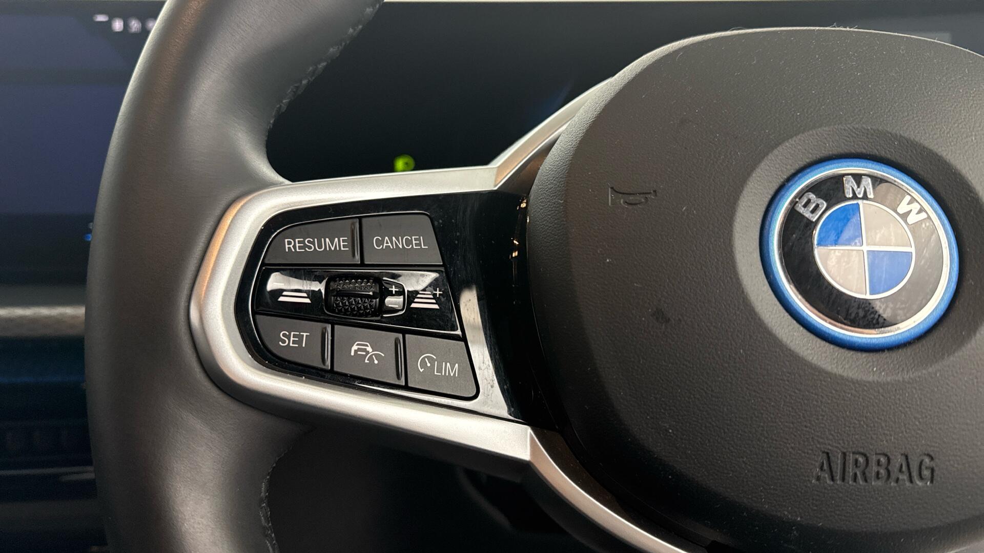 BMW i4 view 17