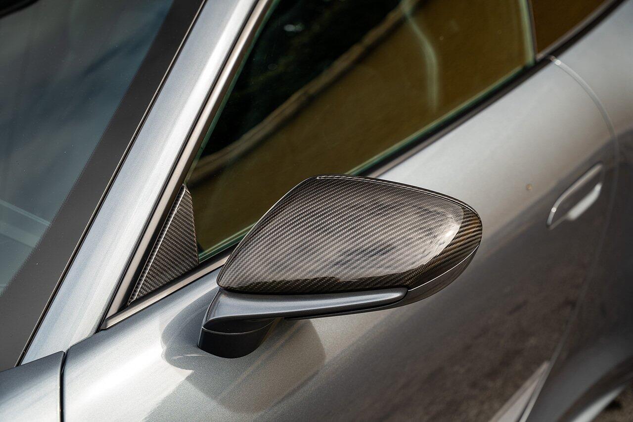 Porsche 911 view 39