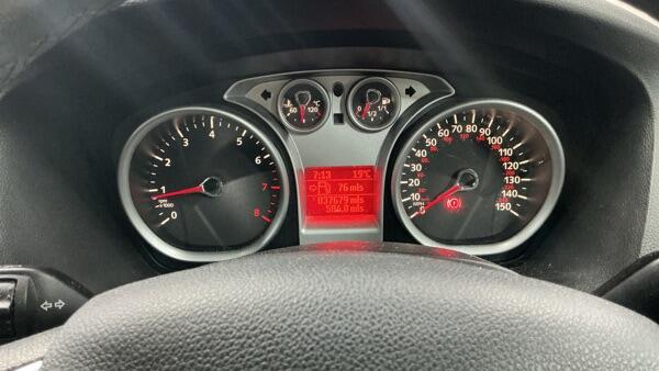 Ford Focus view 12