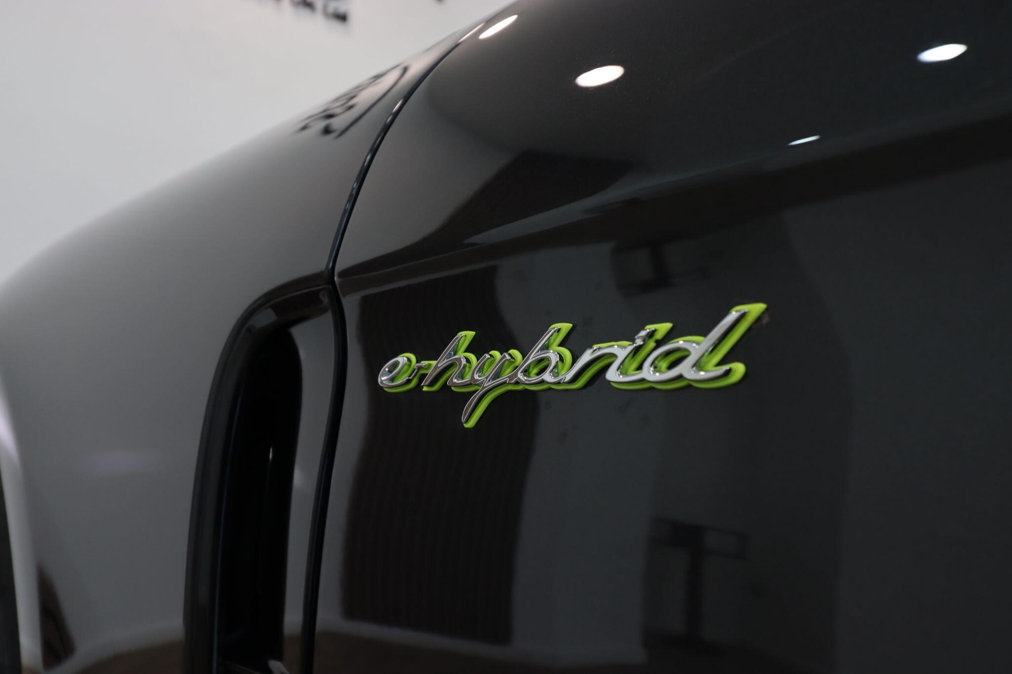 Porsche Panamera view 60