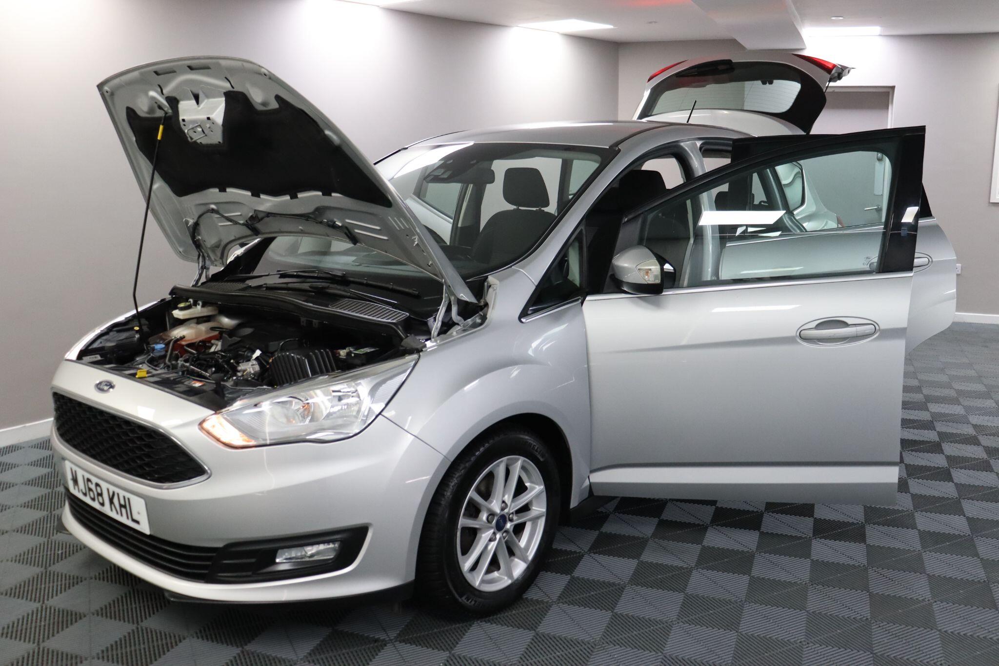 Ford C-Max view 16