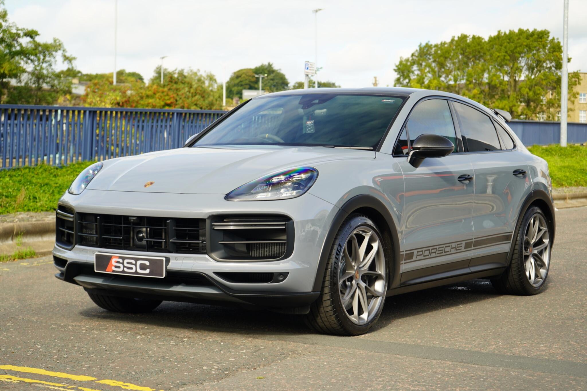 Porsche Cayenne view 8