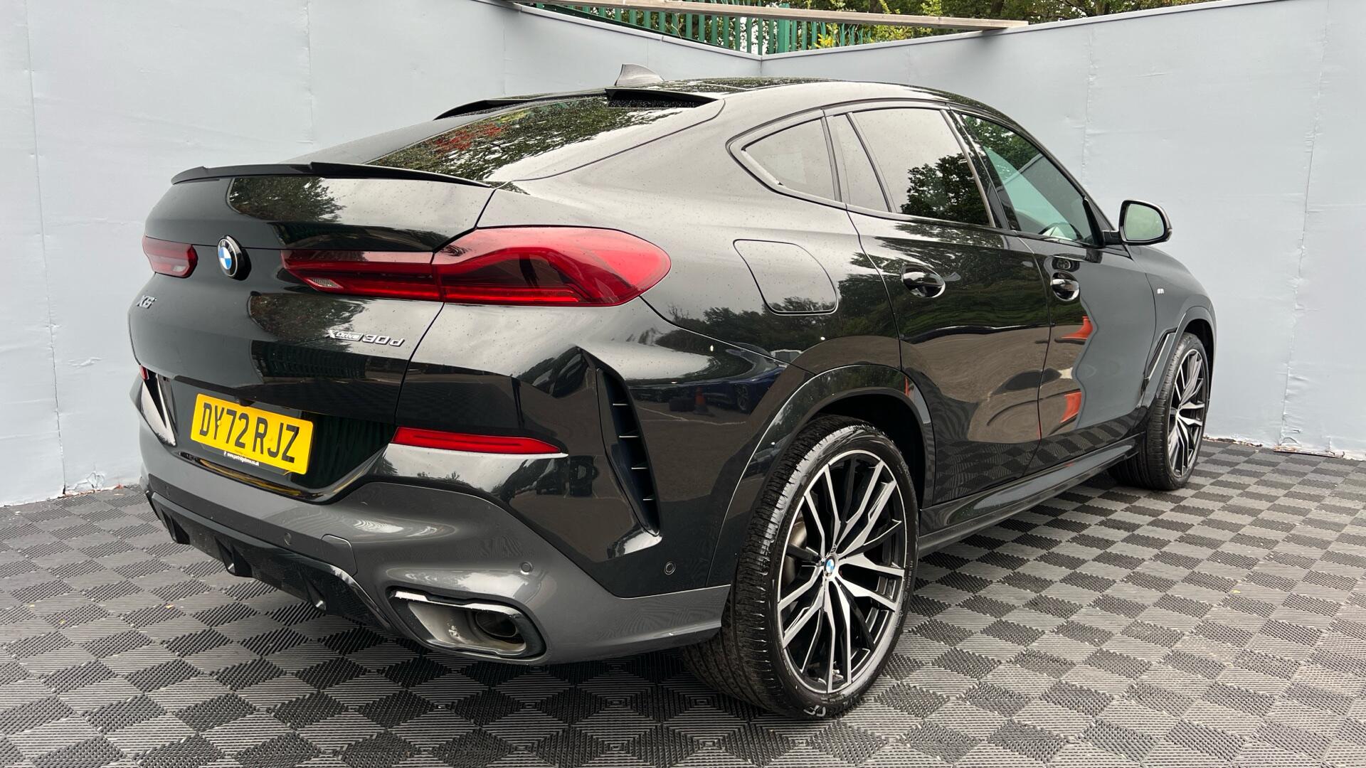 BMW X6 view 27