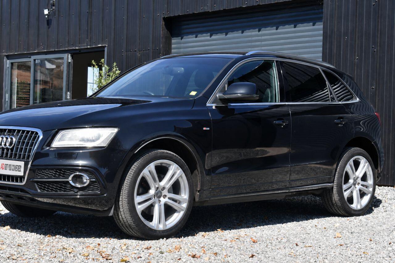 Audi Q5 view 8