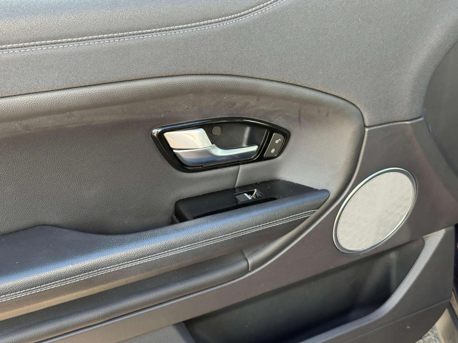 Land Rover Range Rover Evoque view 34