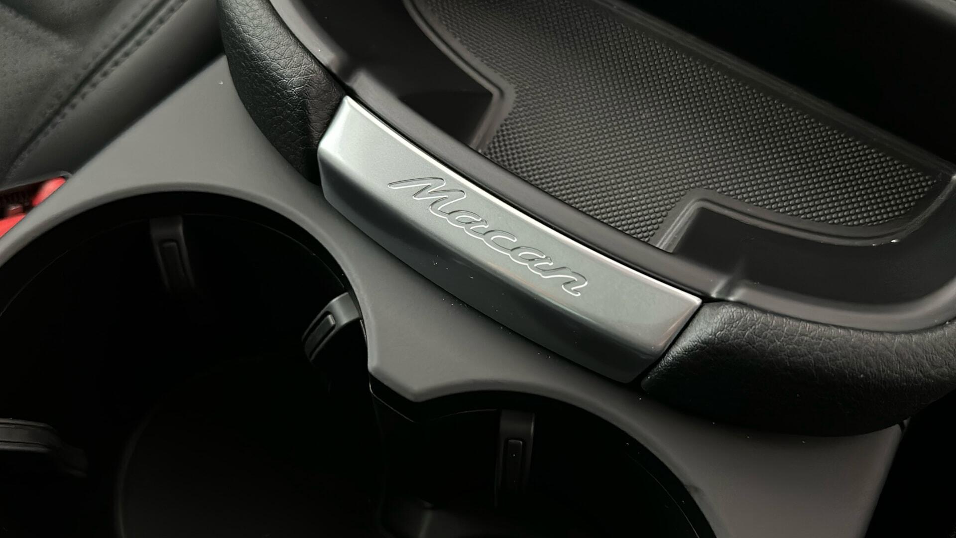 Porsche Macan view 27