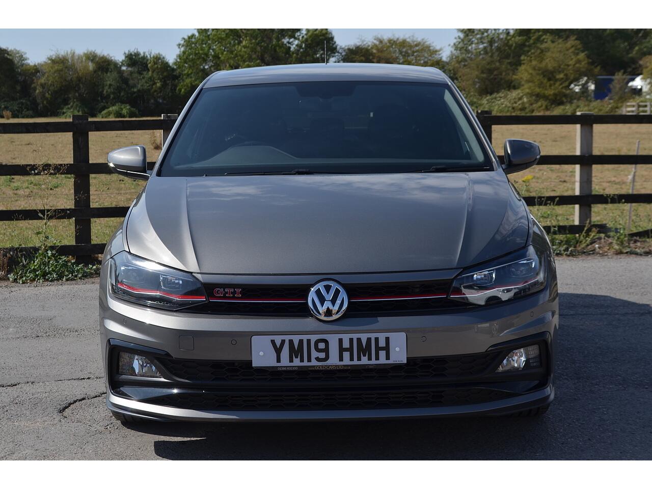 Volkswagen Polo view 4