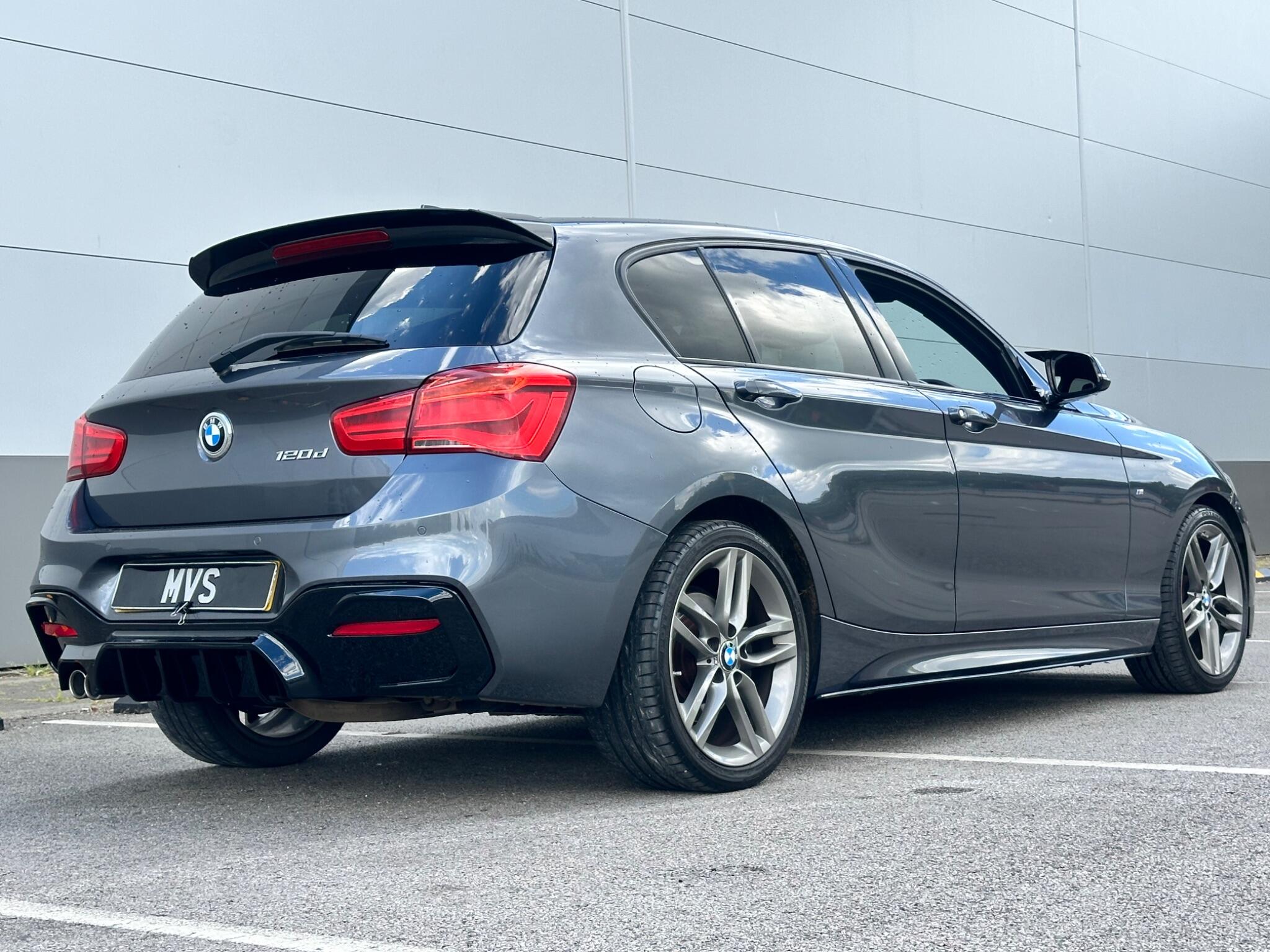 BMW 1 Series view 12