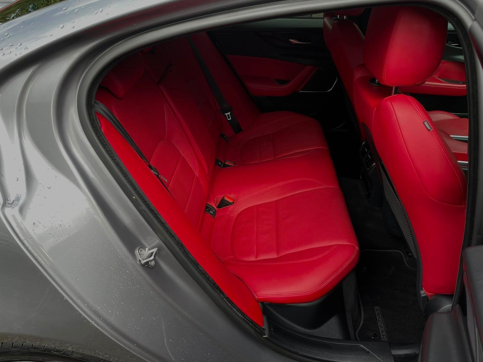 Jaguar XE view 13
