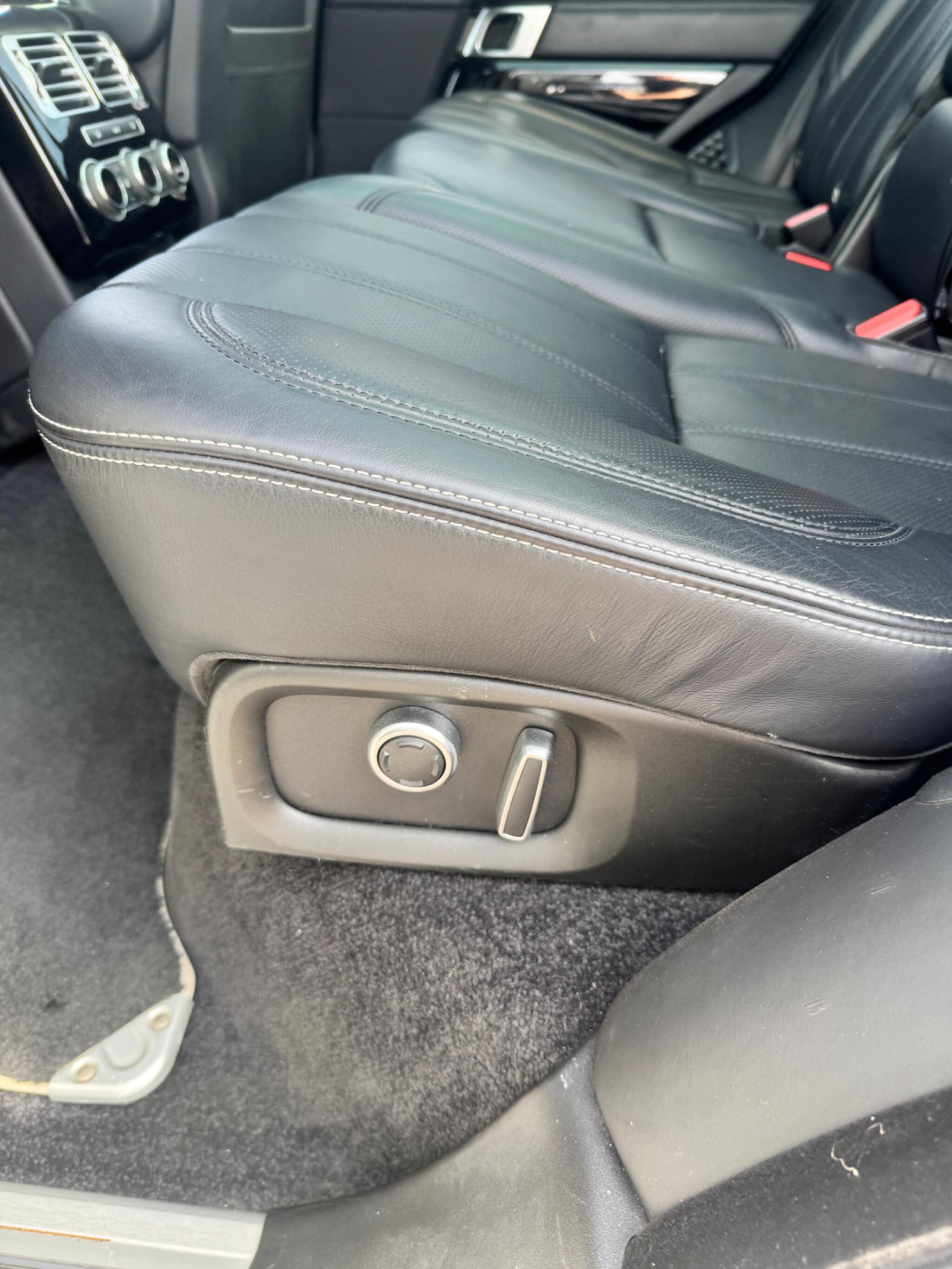 Land Rover Range Rover view 28