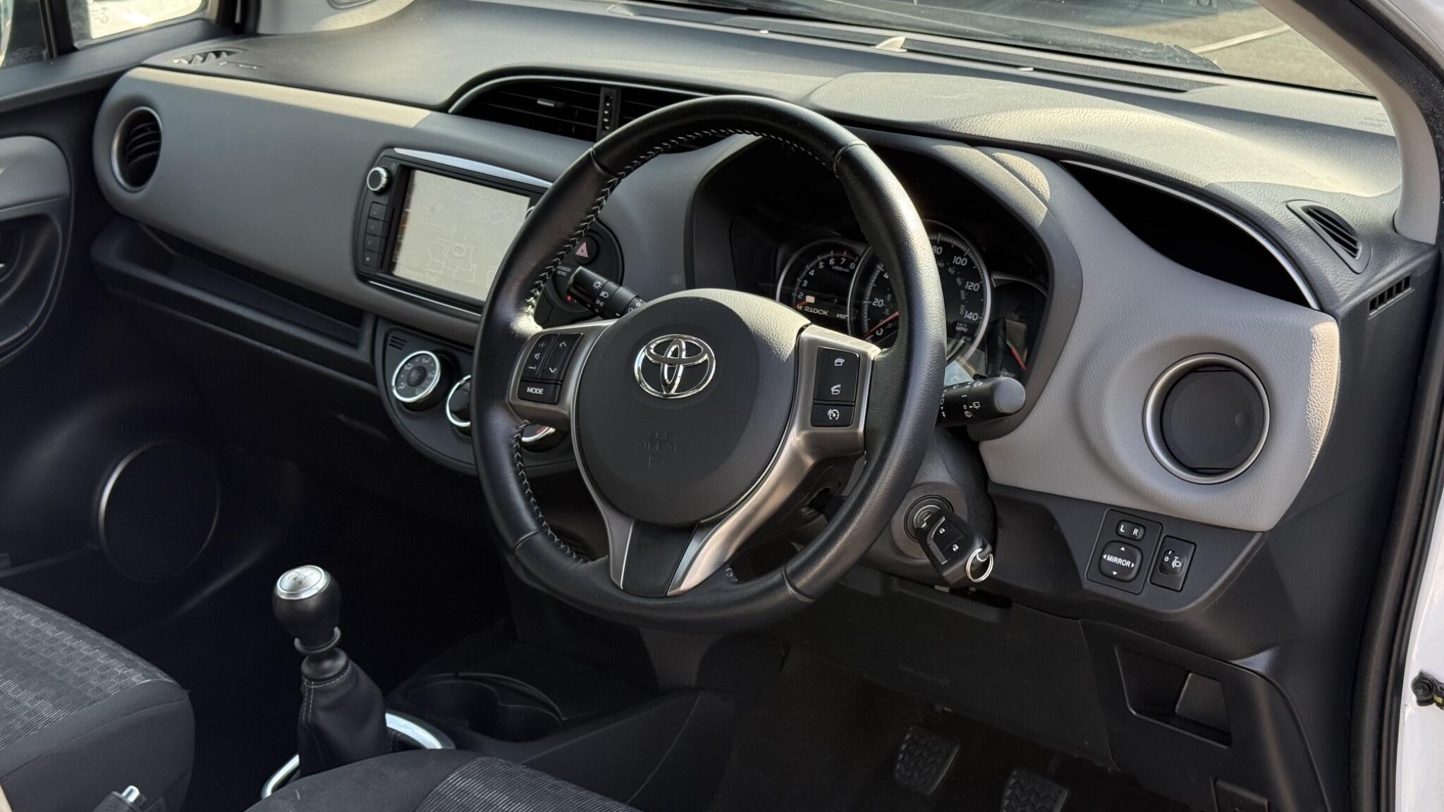 Toyota Yaris view 21