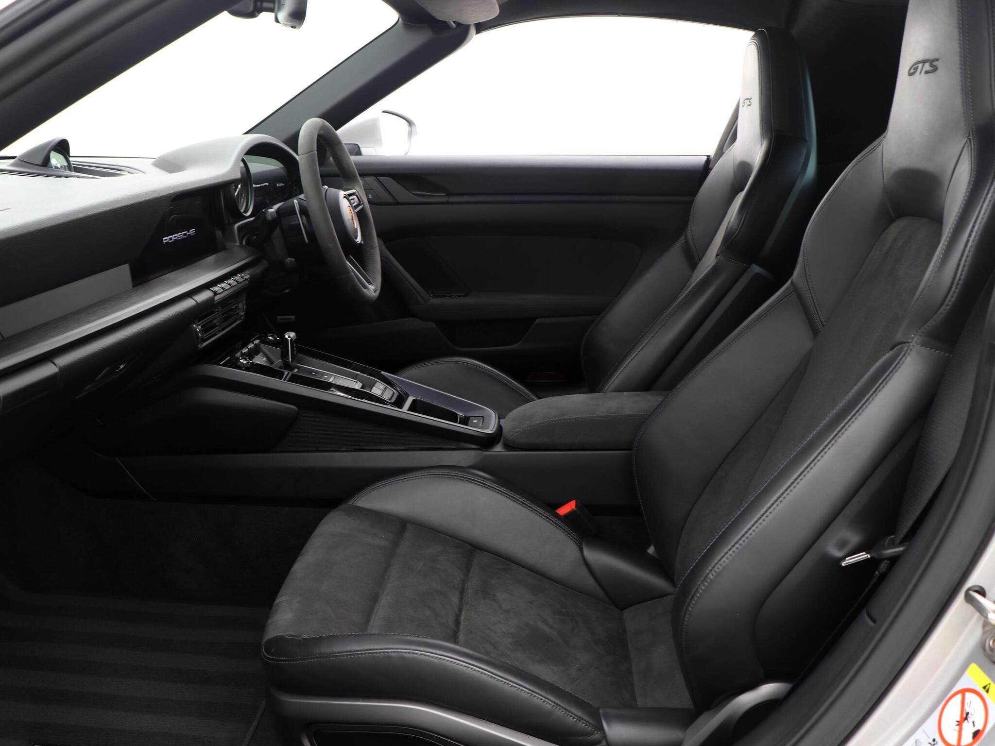 Porsche 911 view 48