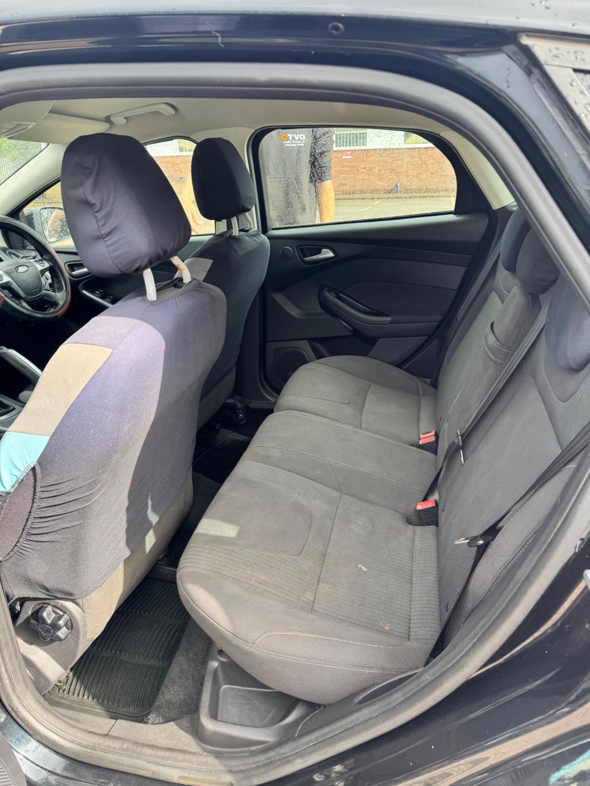 Ford Focus view 27