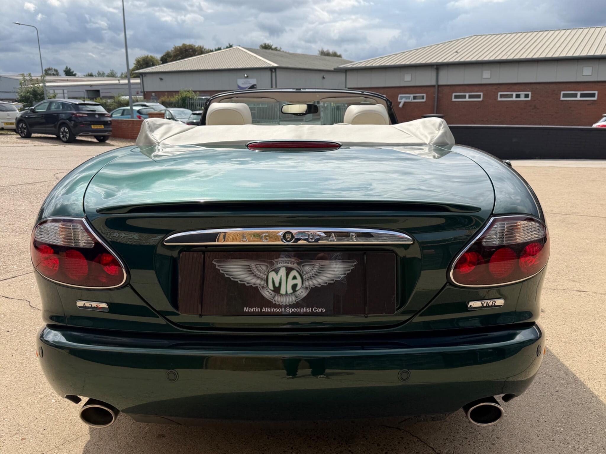 Jaguar XK8 view 46