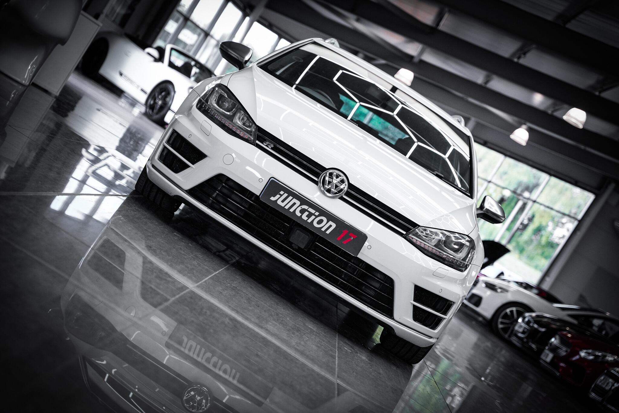 Volkswagen Golf view 4
